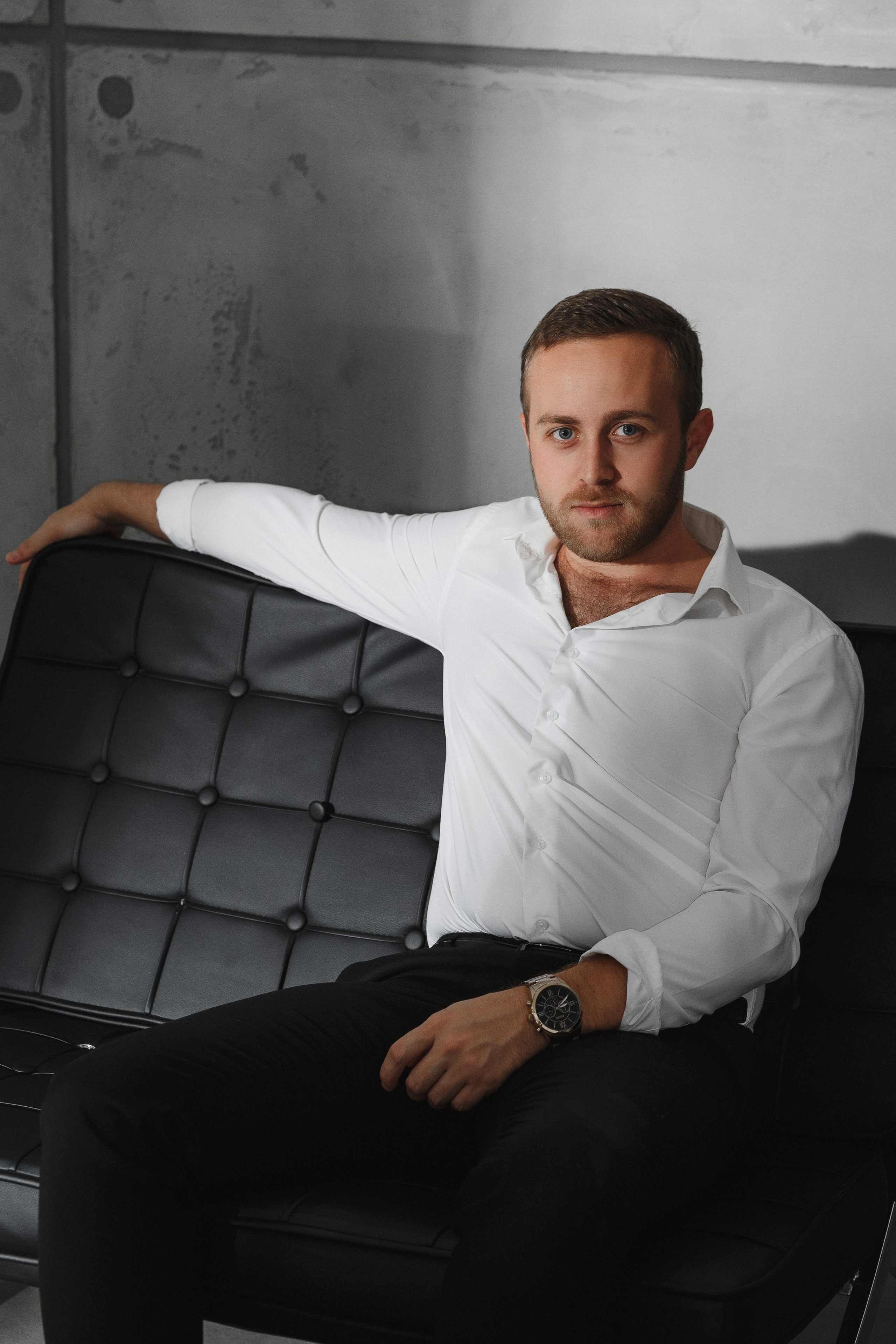 Любовь в объективе: Олег и Настя в фотостудии Таганрога. Свадебный и семейный фотограф в Таганроге Бакарюк Антон