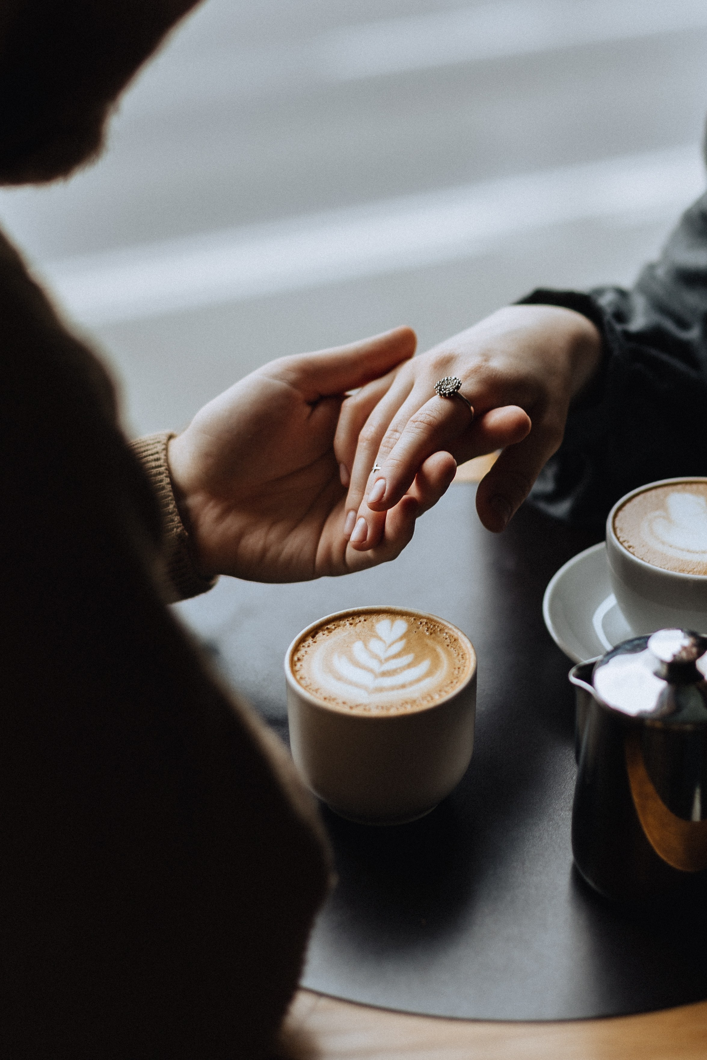 в питере любить лав стори фотосессия в самом центре питера в сердце петербурга прогулочная съёмка ценить моменты создавать любовь идеи для подарка сертификат падик любовь портретный и свадебный фотограф никитенко анастасия artsnastas  лав стори парадная питера  кофе завтрак 