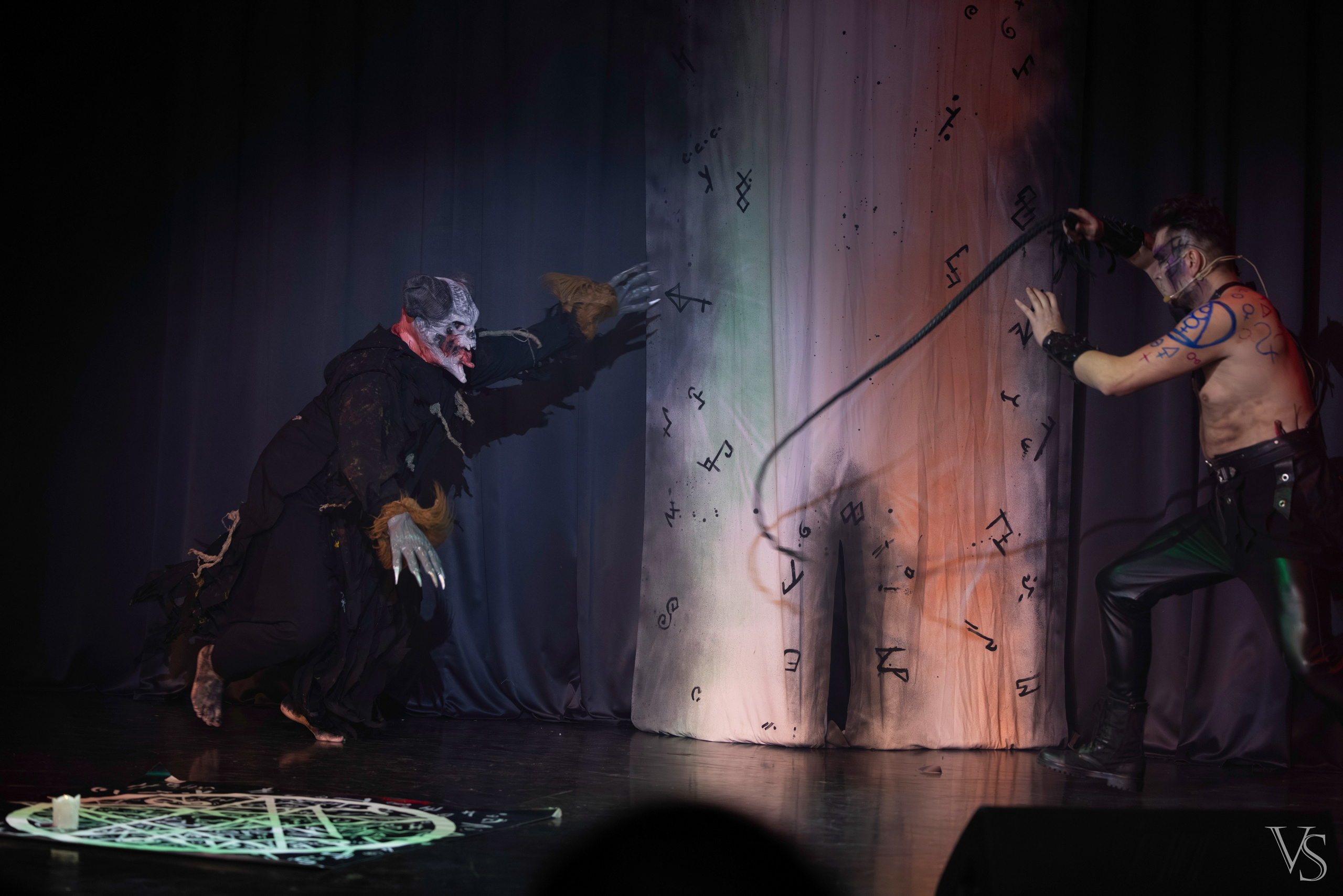 Книга стихий 25.01. Фотограф Виктор Степанов