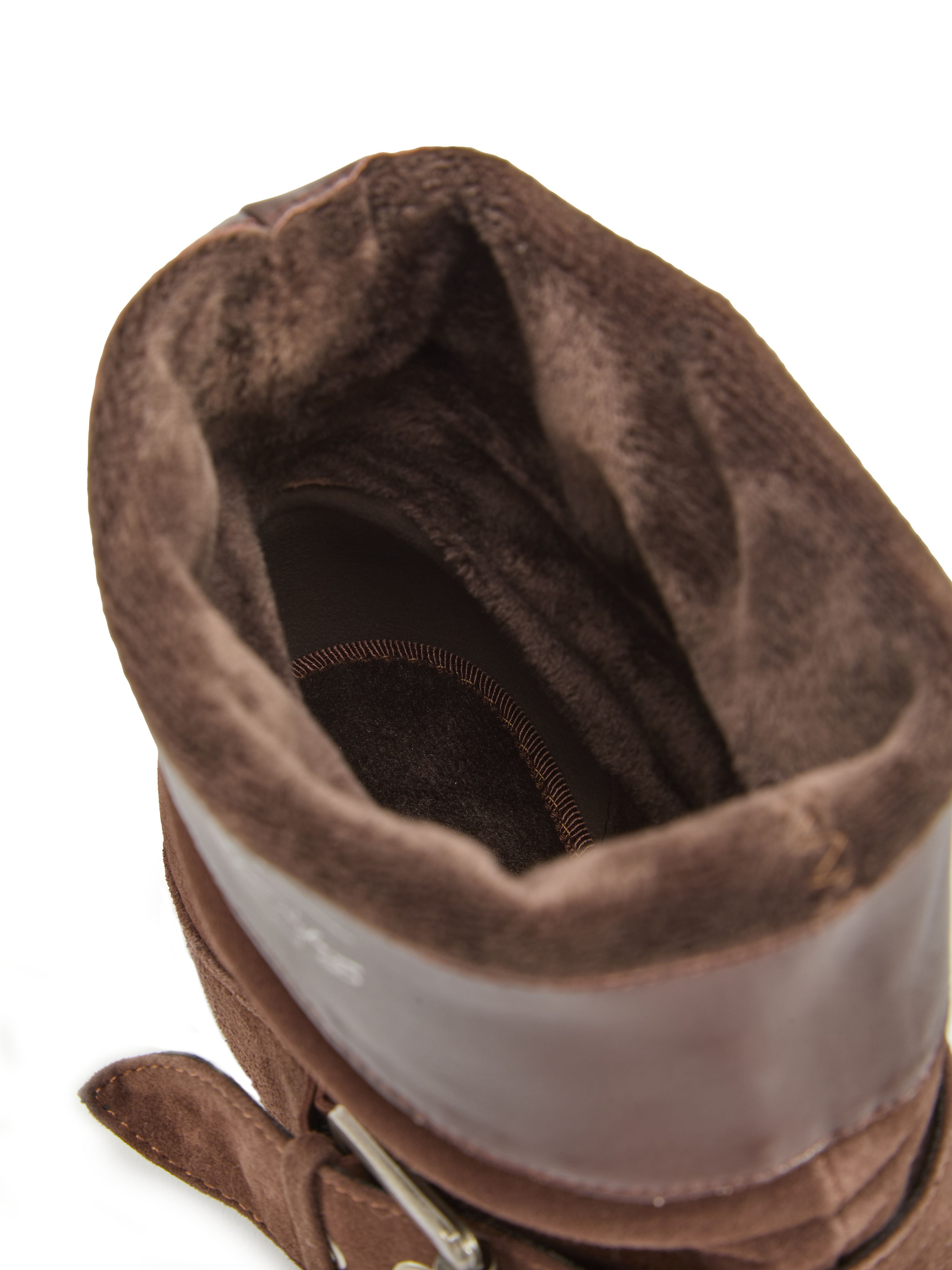 Каталожная фотография обуви. Фотограф в Москве Егор Гончаров