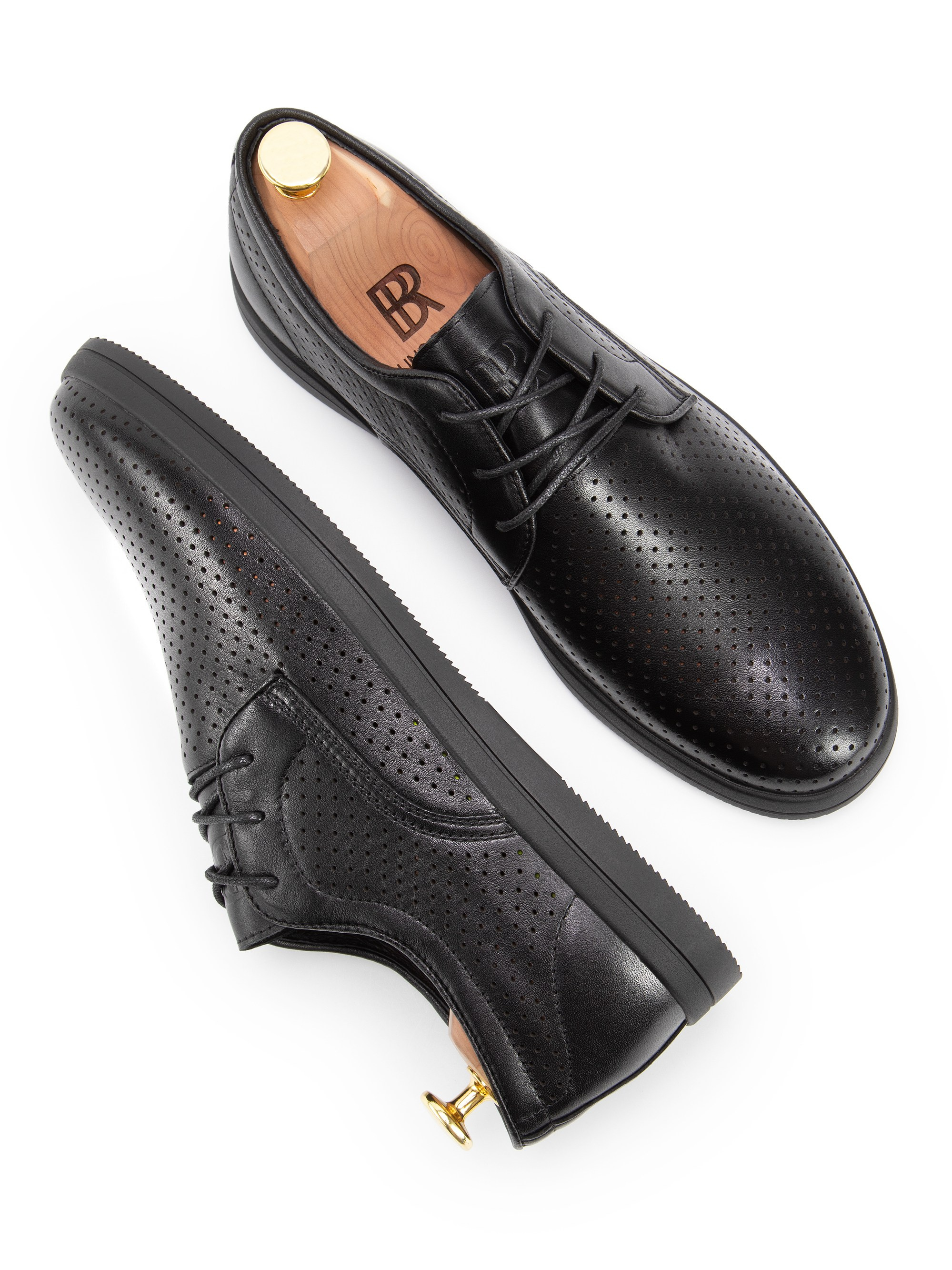 Каталожная фотография обуви. Фотограф в Москве Егор Гончаров