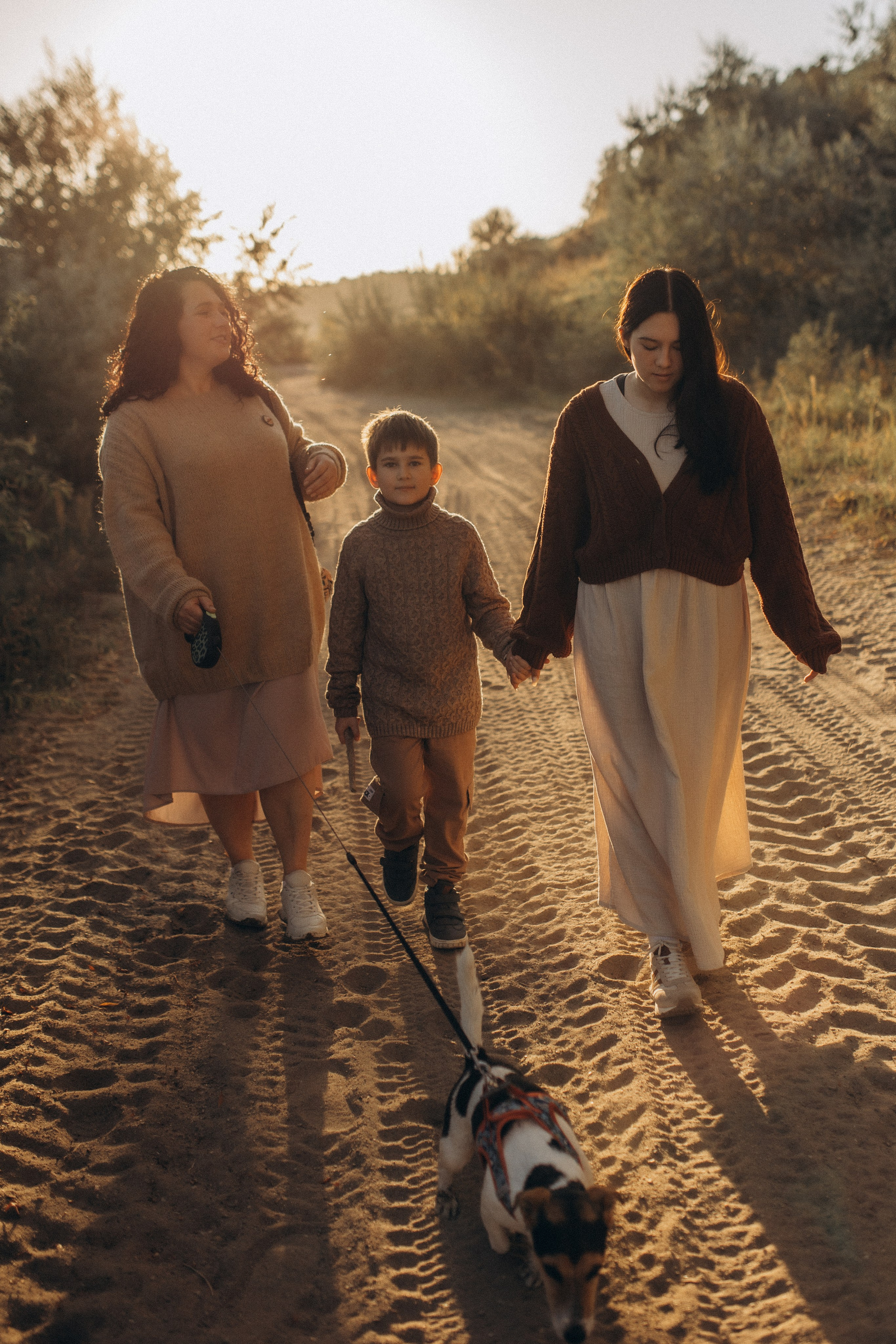 Юля, Милана, Тимур и Добби, осенняя история. Семейный фотограф lifestyle в Новосибирске Елена Шпилевая