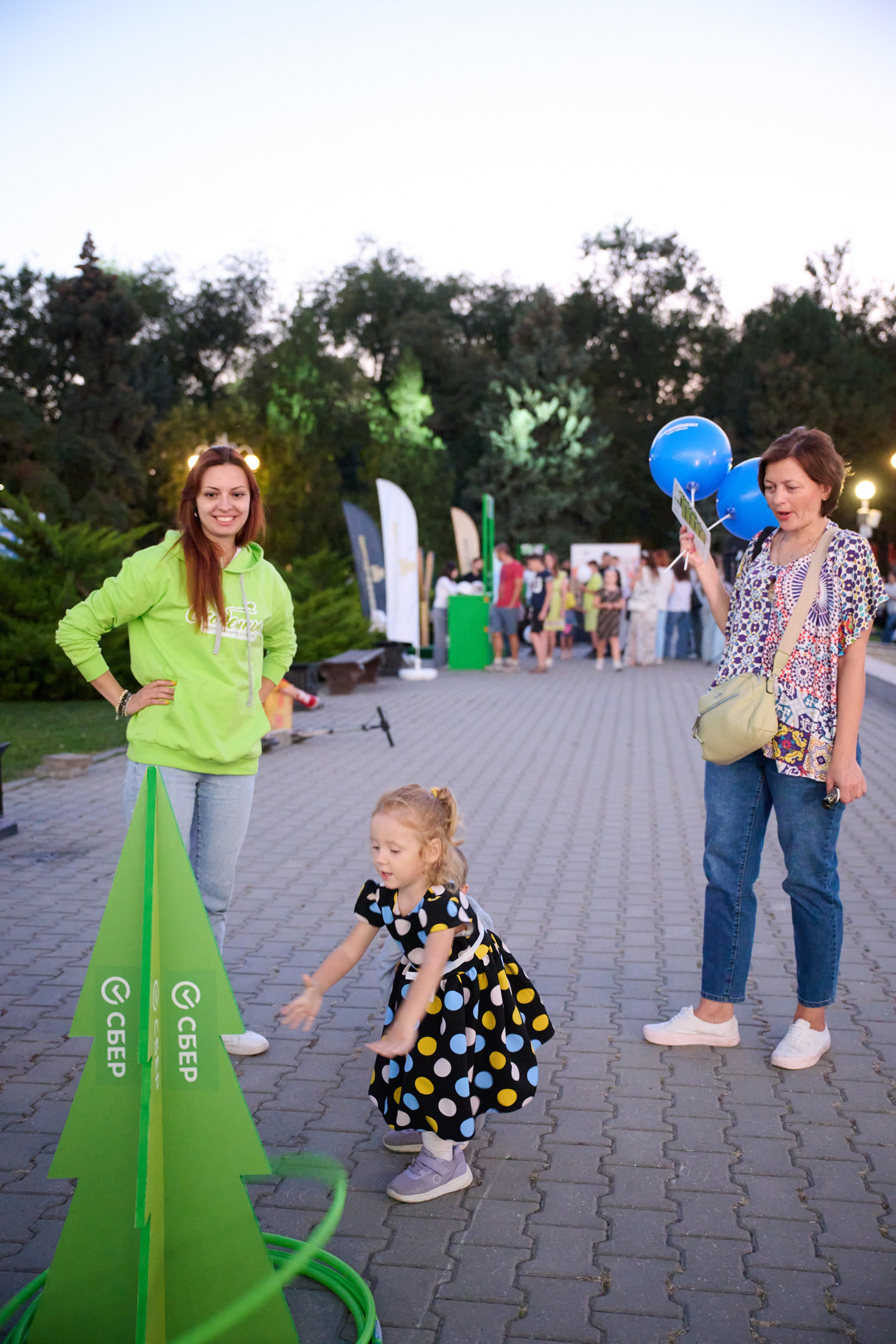 СБЕР базар на Театральной площади. Студия событий ДЕЙЗИ. Организация мероприятий. Свадебное агентство в Ростове-на-Дону. Свадебный организатор. Организация свадьбы под ключ