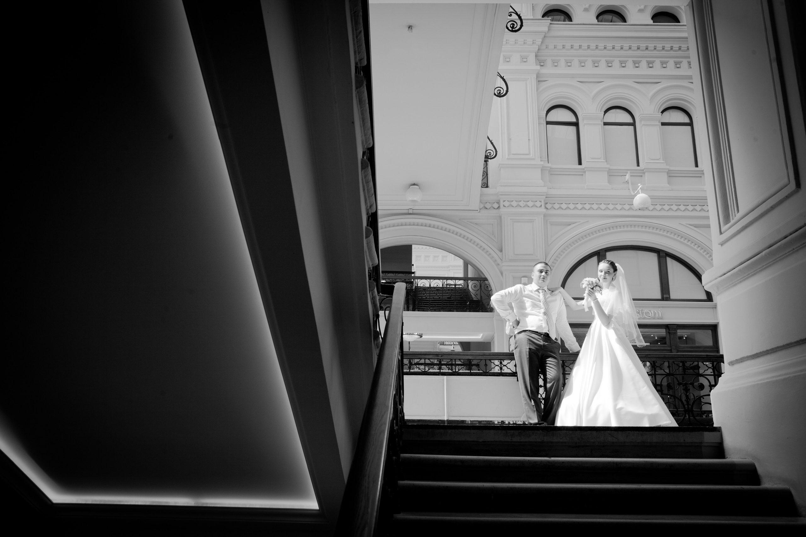 kogan.studio - ЦУМ прогулка с молодоженами