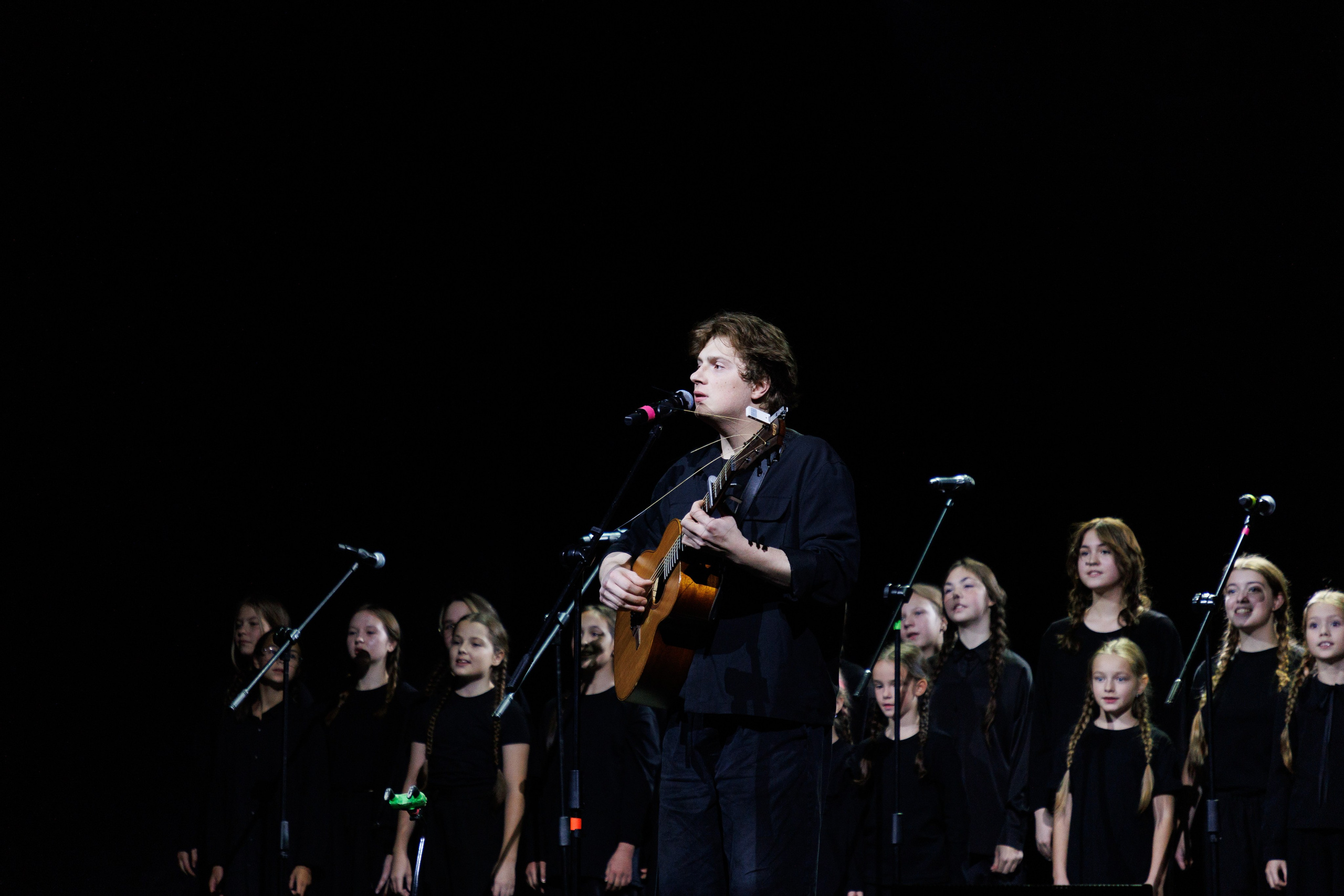Выксунская премьера «Громко и Честно. Бонд с кнопкой». Фотограф городских и семейных событий Артем Карпухин