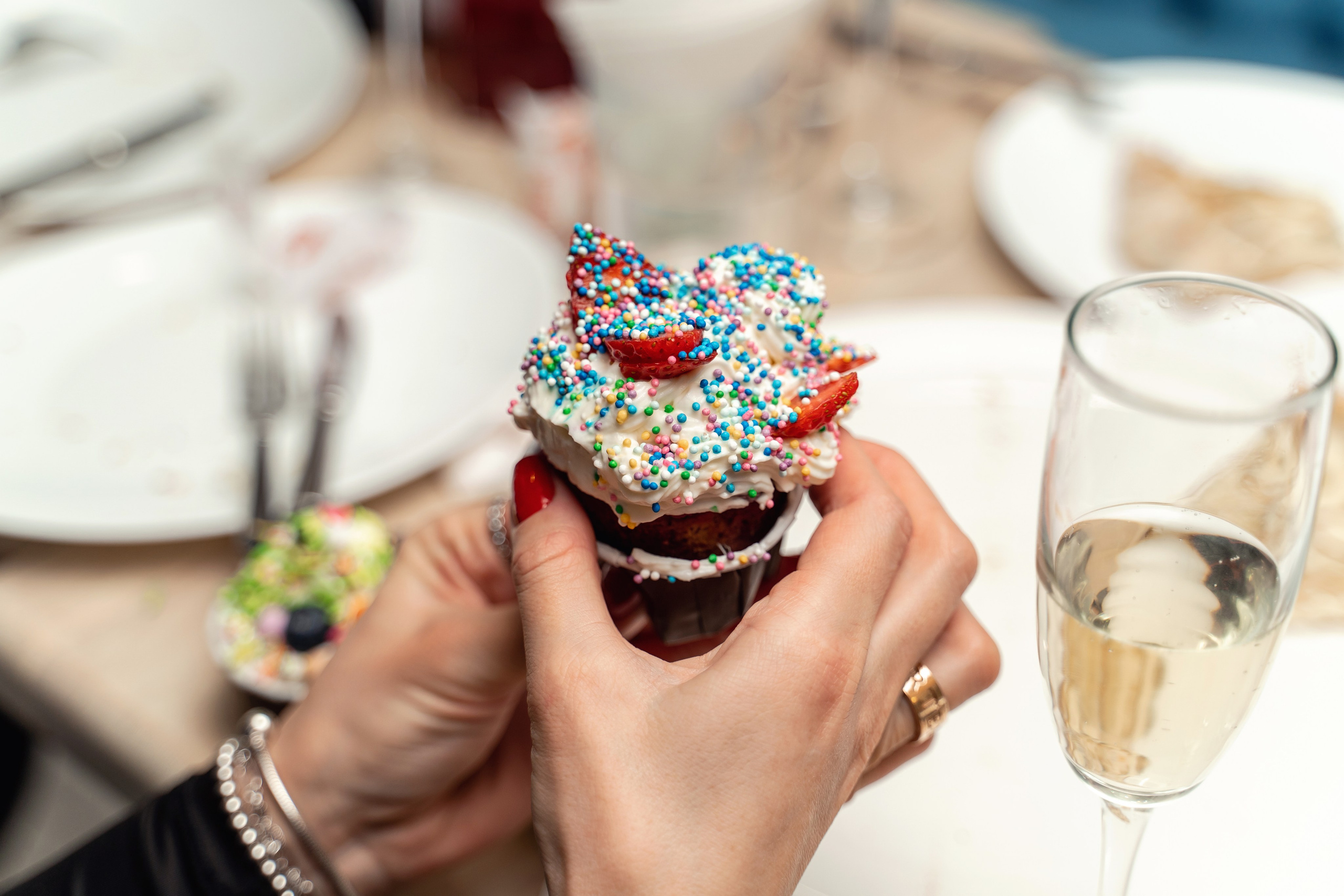 Фотограф на детский день рождения Москва. Фотограф \ Видеограф на Крещение, Венчание Москва| Семейные съемки