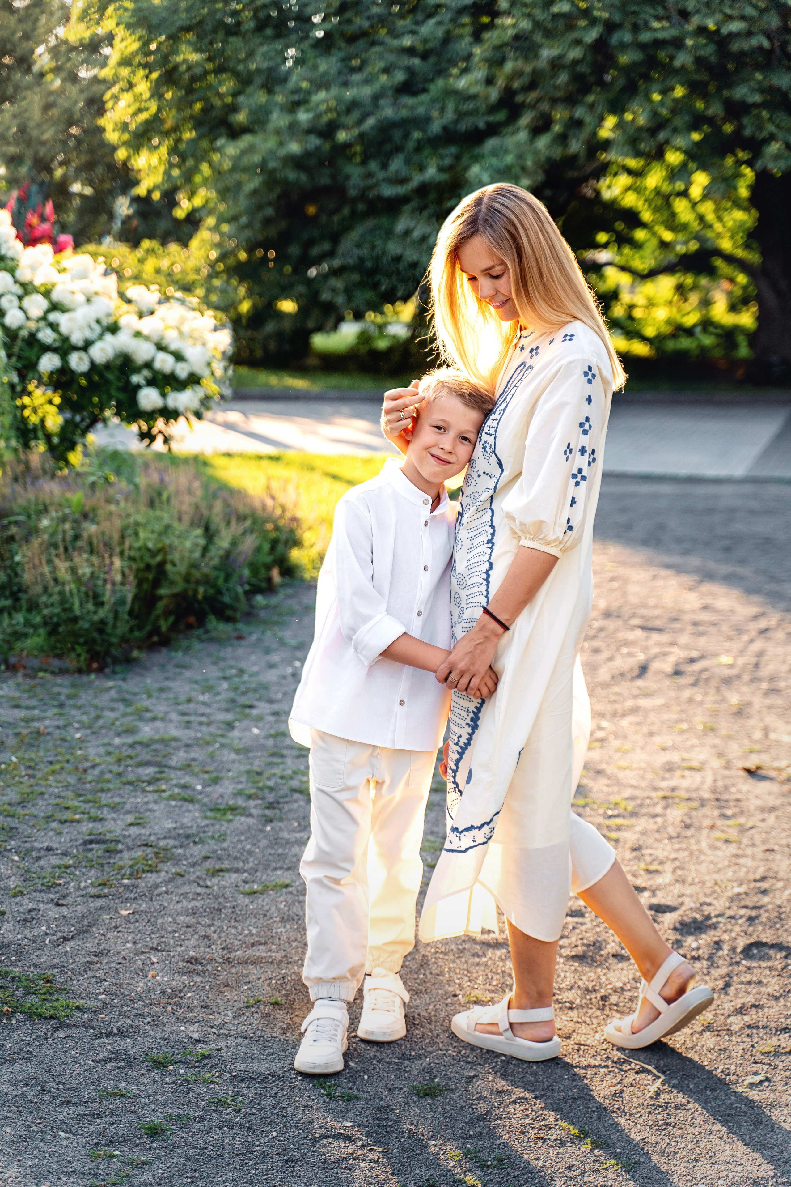 Семейная прогулка в парке Музеон на закате. Фотограф \ Видеограф на Крещение, Венчание Москва| Семейные съемки