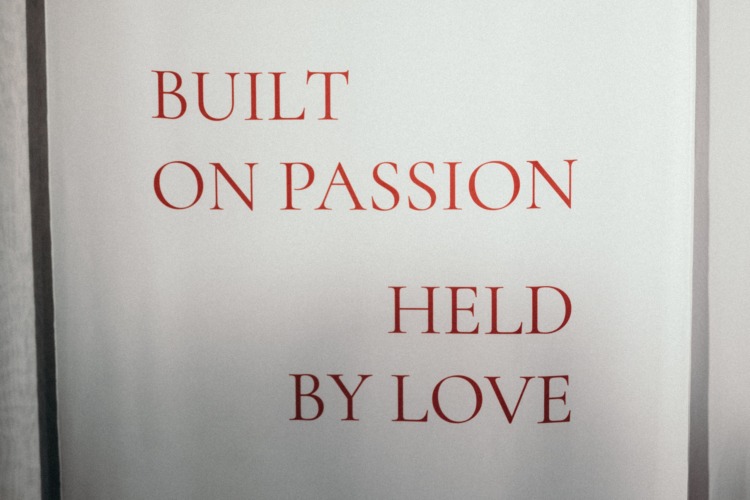 Свадьба в Питере. HELD BY LOVE. Фотограф в Астрахани Радмир Баймухамедов