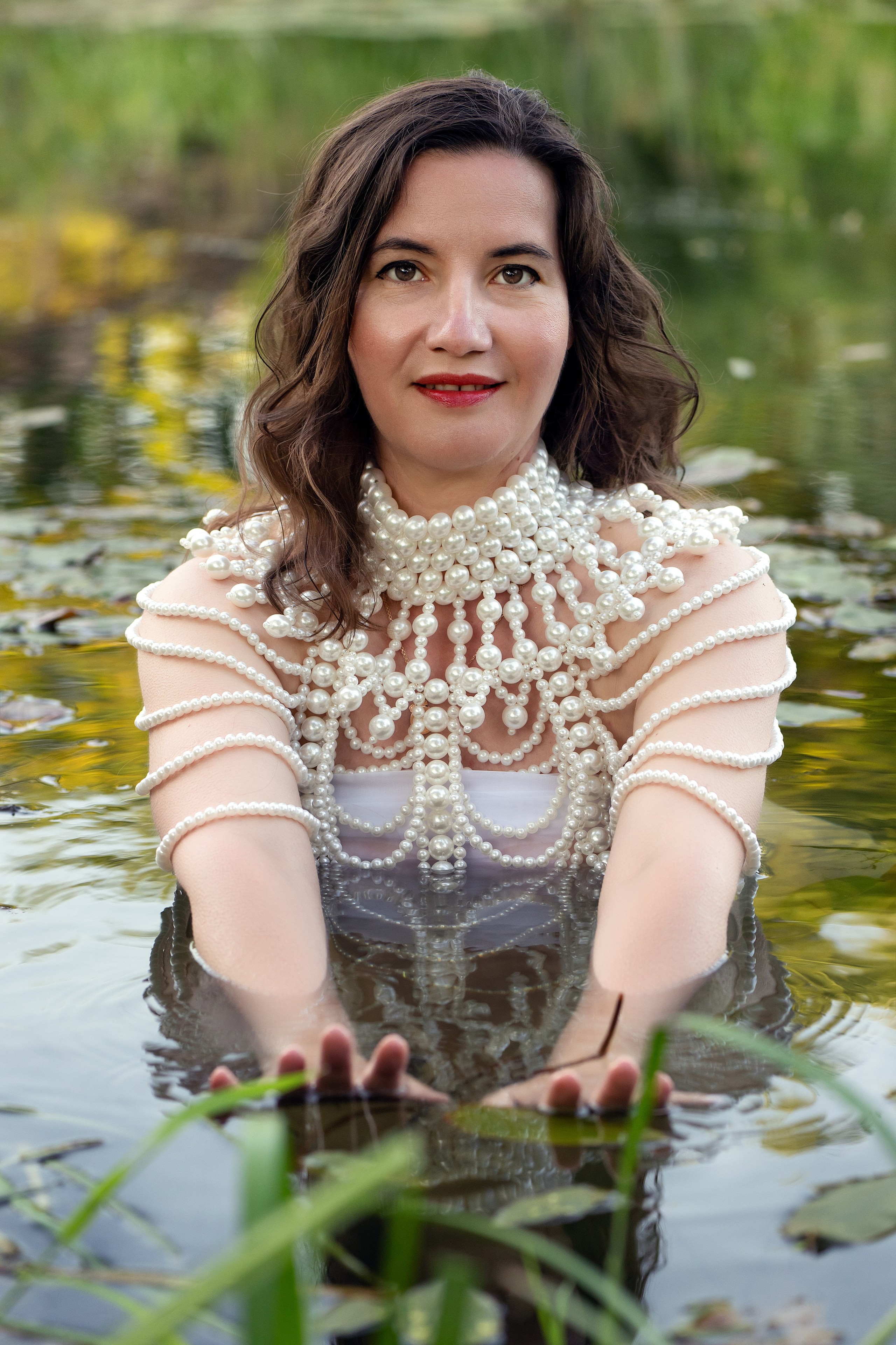 Платье, бусы и вода...... Главная