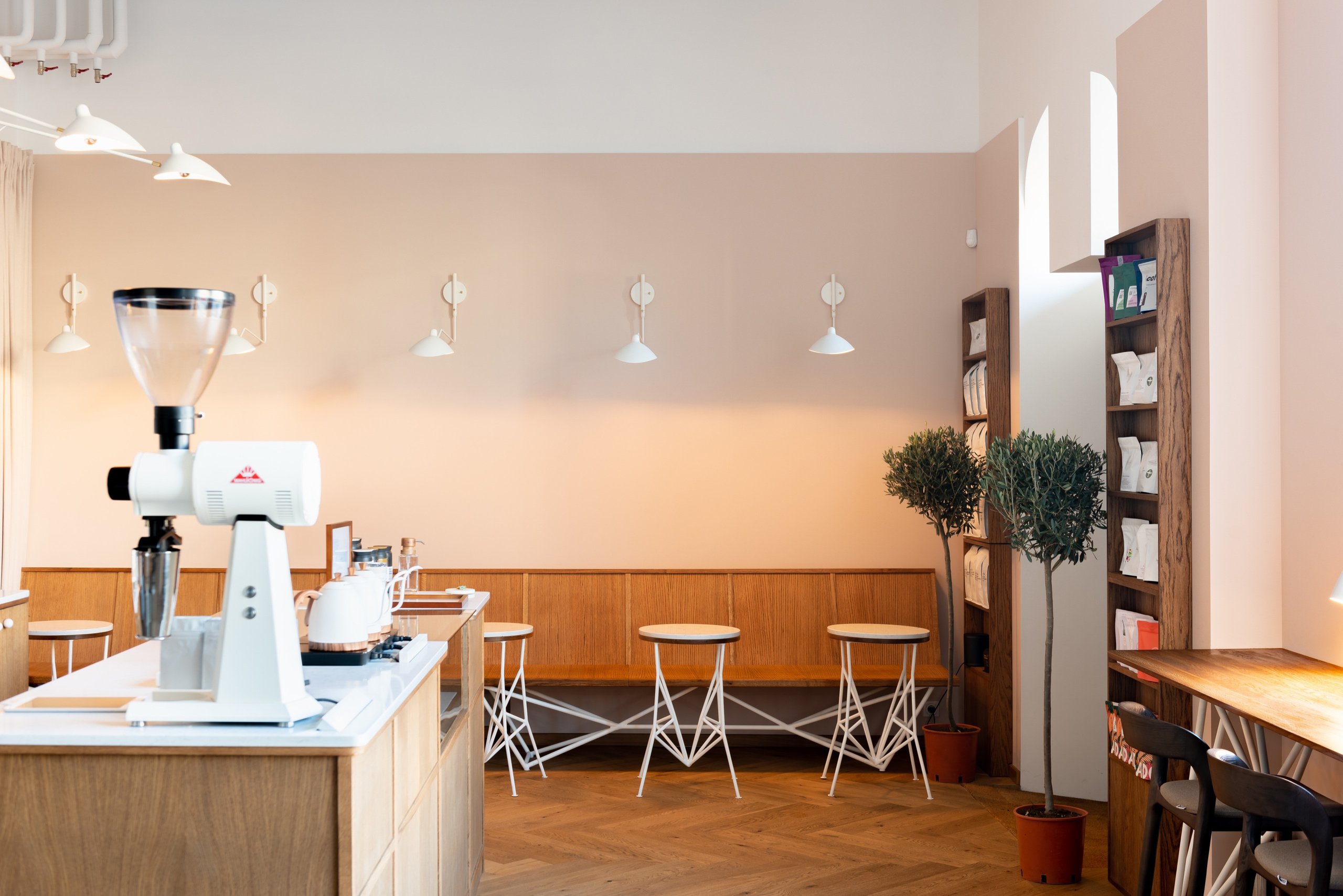 Aeroplane coffee shop 72 sq.m. Commercial photographer | Anton Ermakov