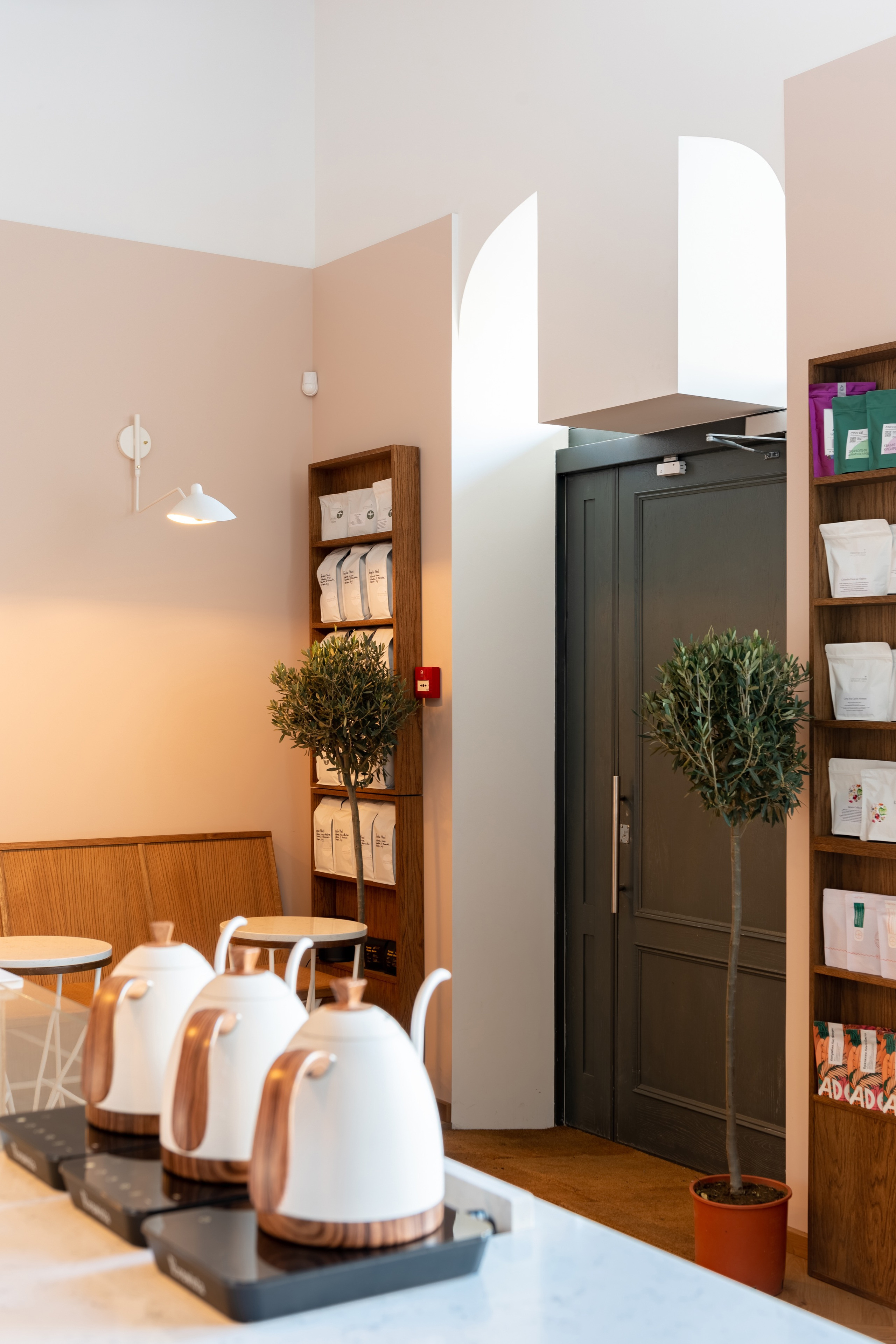 Aeroplane coffee shop 72 sq.m. Commercial photographer | Anton Ermakov