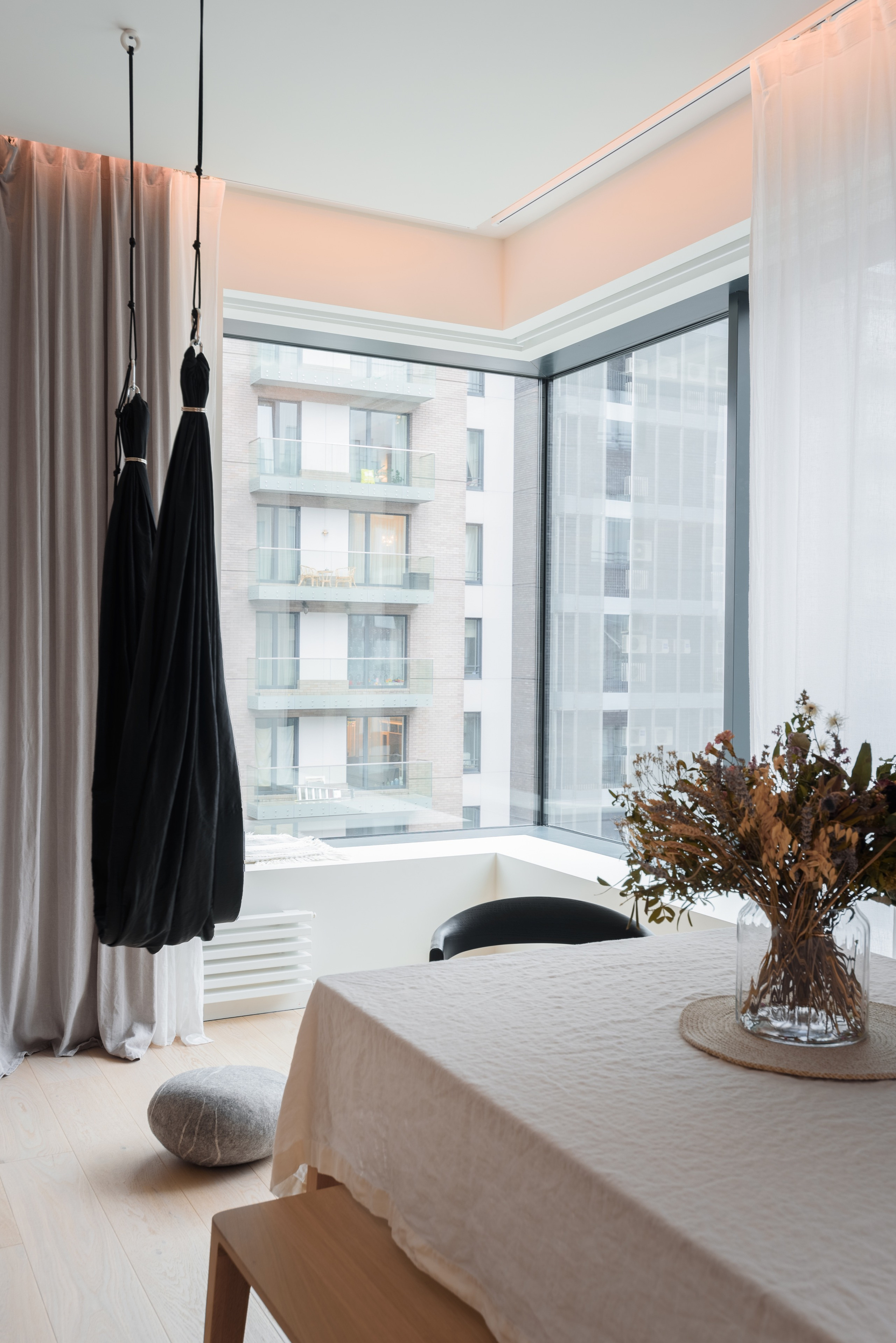 The interior of the apartment is 135 sq.m in the LCD Vavilova 4. Commercial photographer | Anton Ermakov