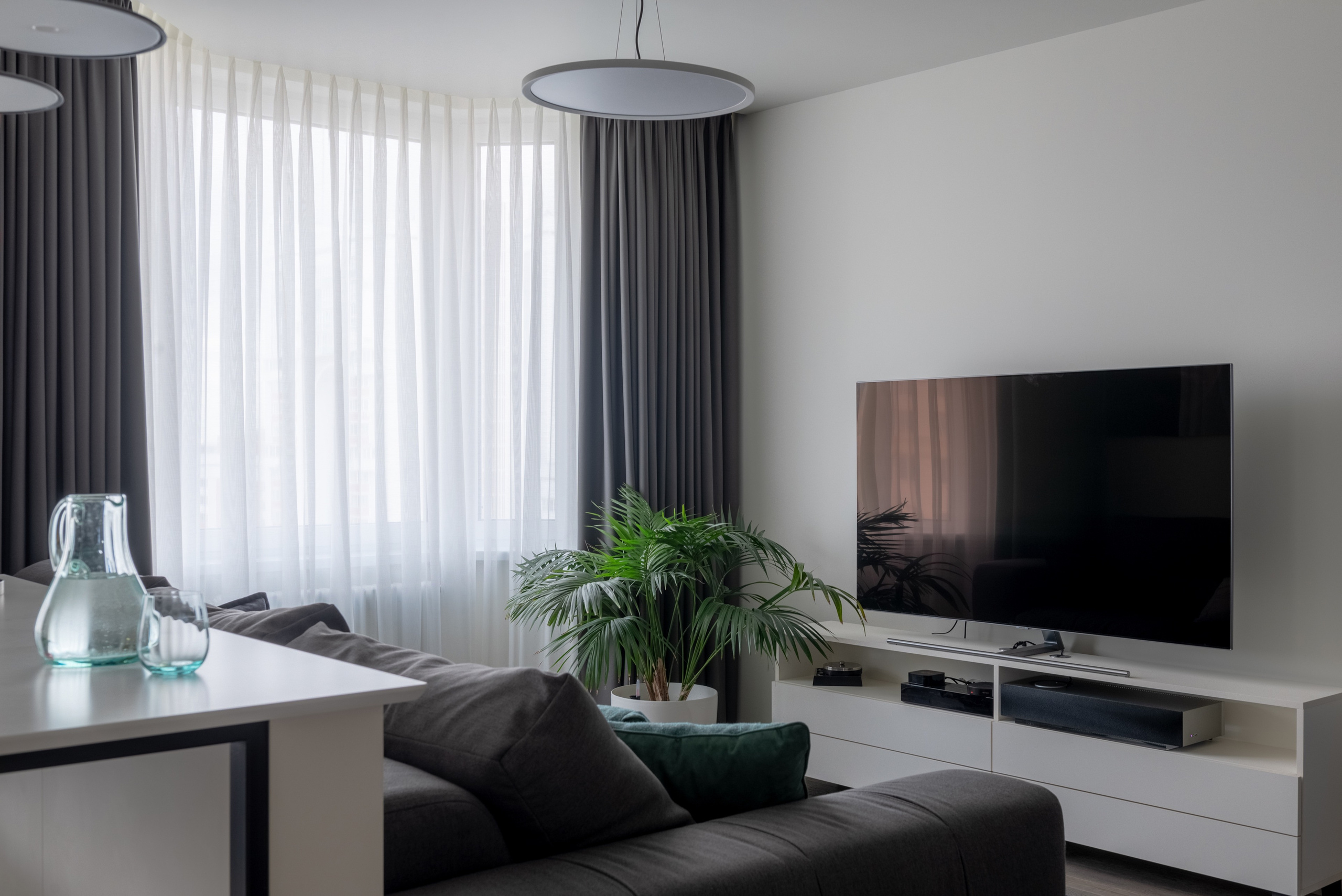 Apartment of 100 sq.m in the residential complex Mosfilmovsky. Commercial photographer | Anton Ermakov