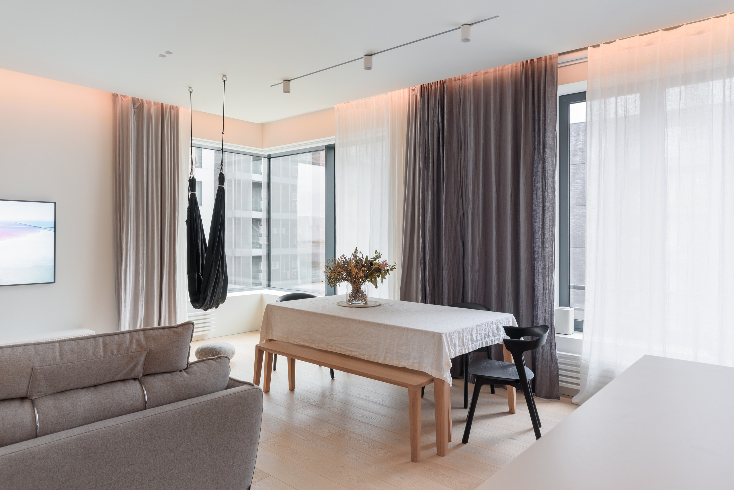 The interior of the apartment is 135 sq.m in the LCD Vavilova 4. Commercial photographer | Anton Ermakov