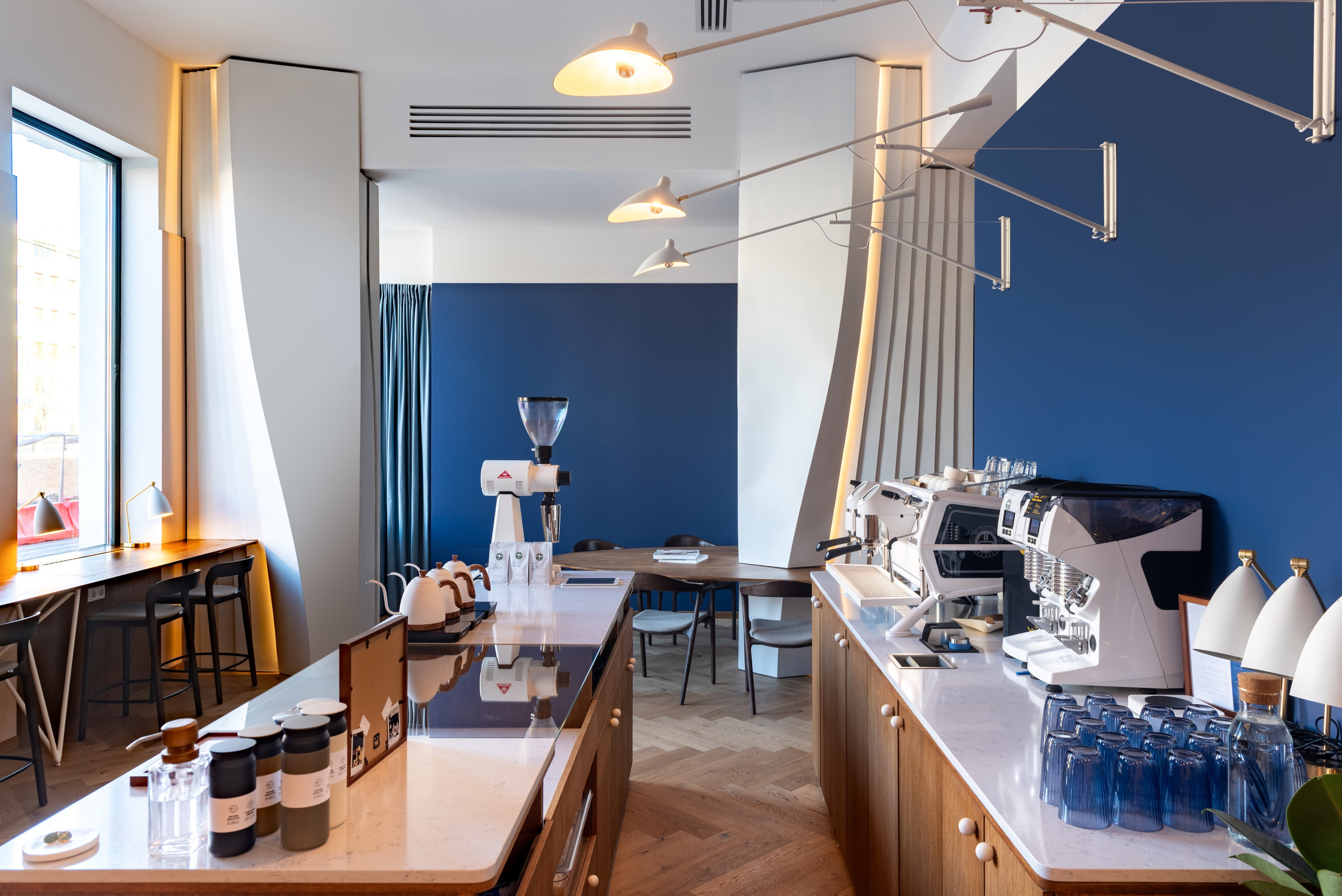 Aeroplane coffee shop 72 sq.m. Commercial photographer | Anton Ermakov