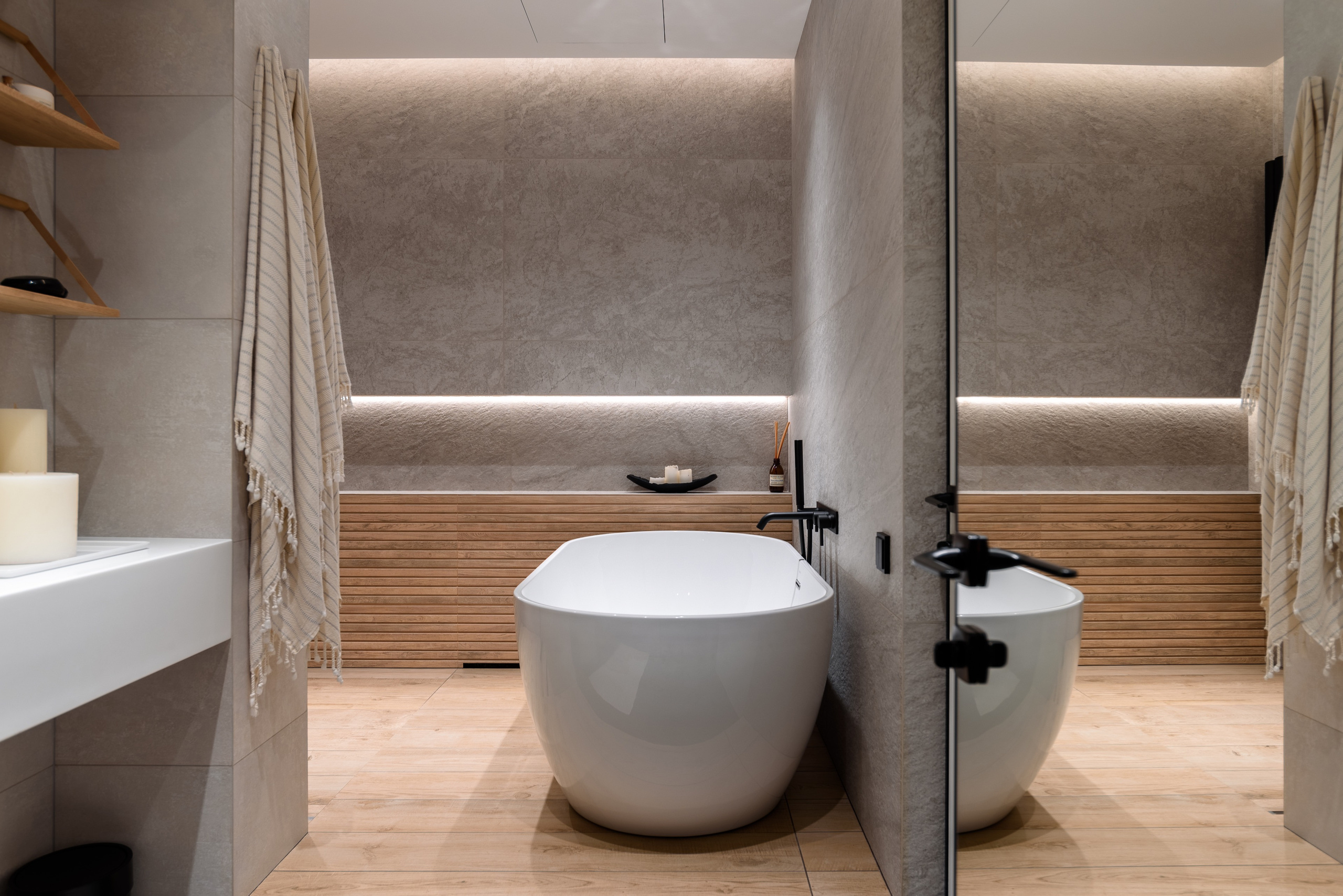 The interior of the apartment is 135 sq.m in the LCD Vavilova 4. Commercial photographer | Anton Ermakov