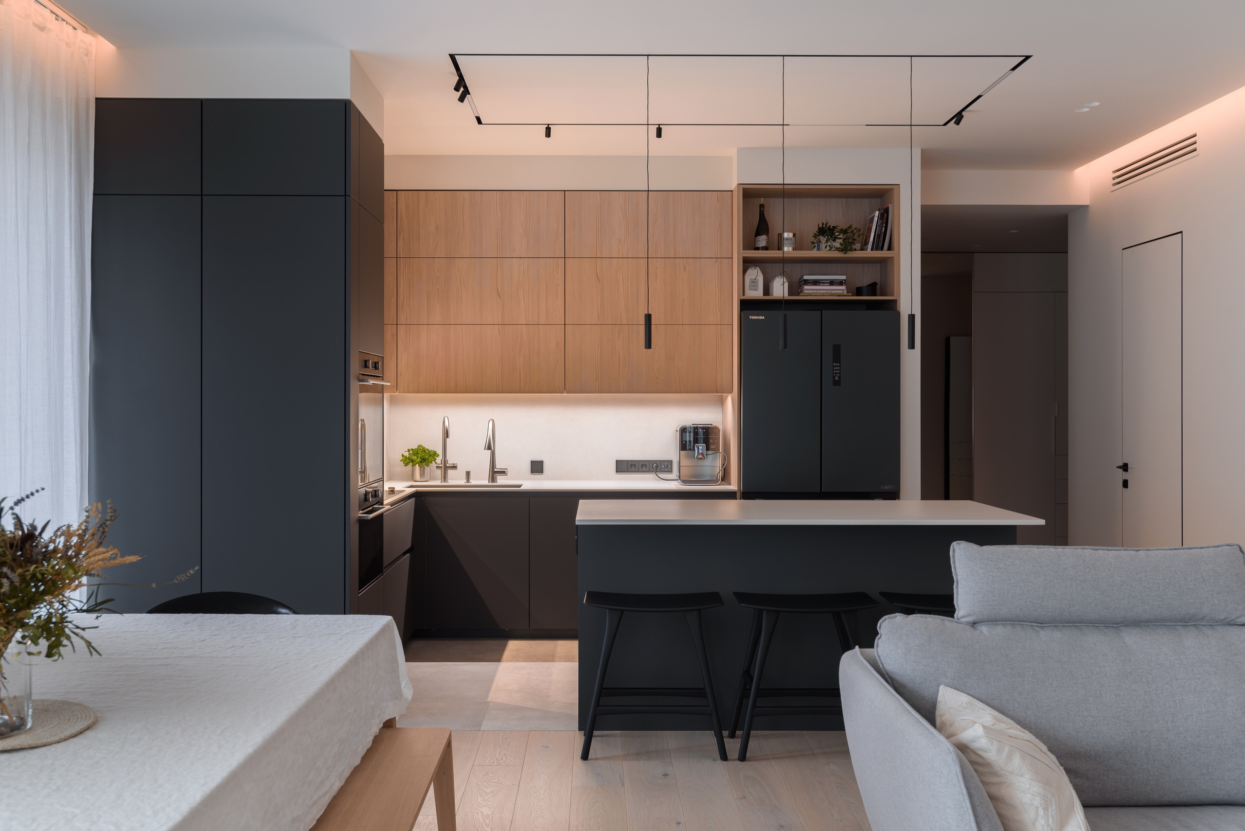 The interior of the apartment is 135 sq.m in the LCD Vavilova 4. Commercial photographer | Anton Ermakov