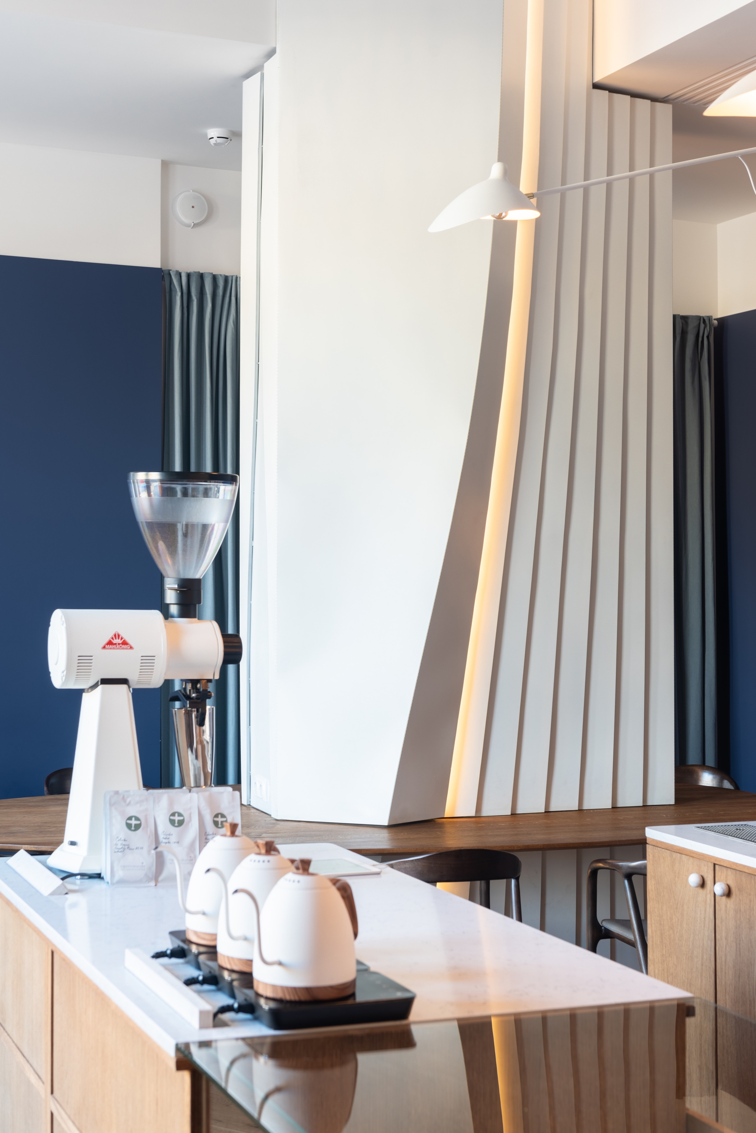 Aeroplane coffee shop 72 sq.m. Commercial photographer | Anton Ermakov