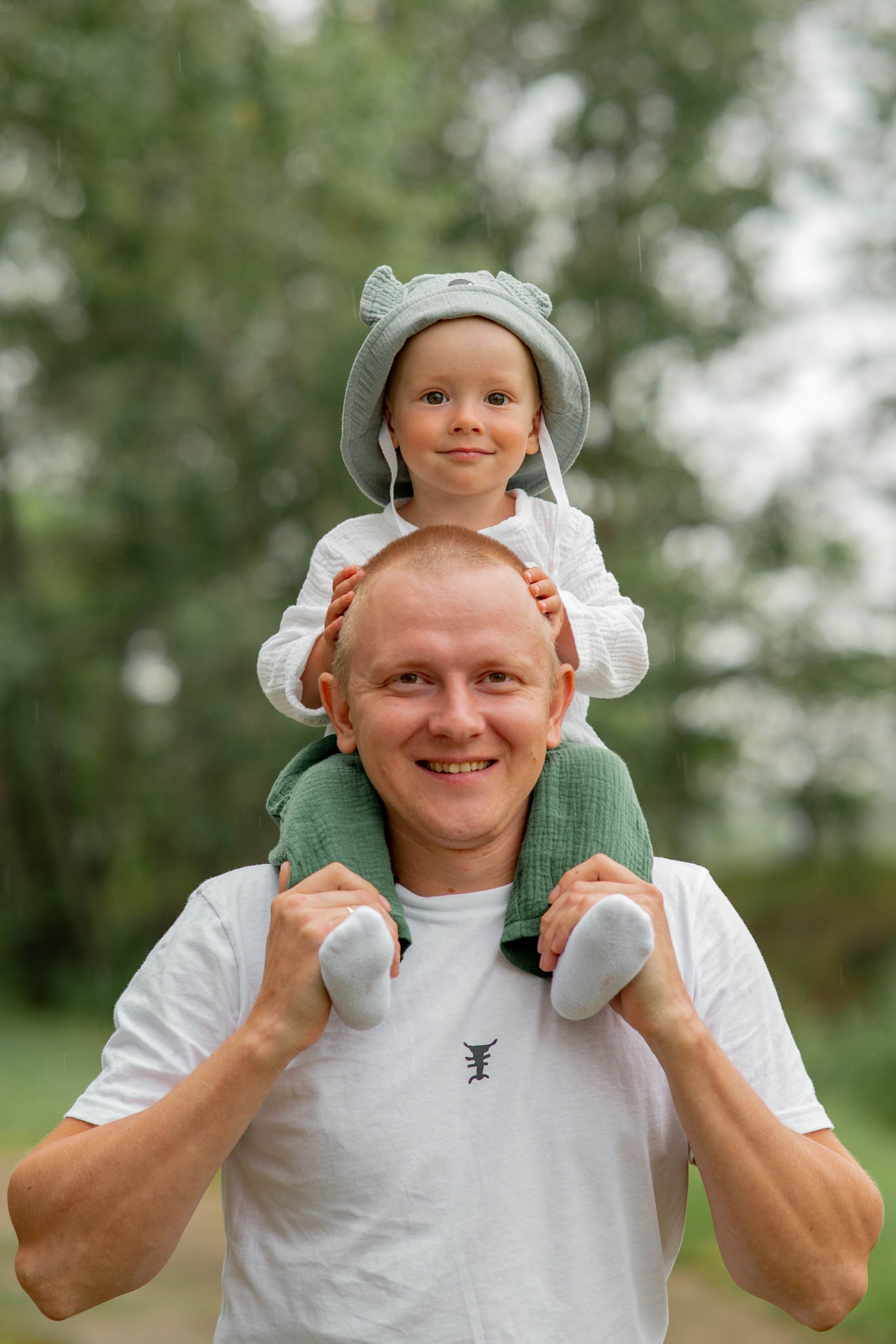 Молодая семья в лесной зоне. Семейный и свадебный фотограф в Абакане Юлия Су