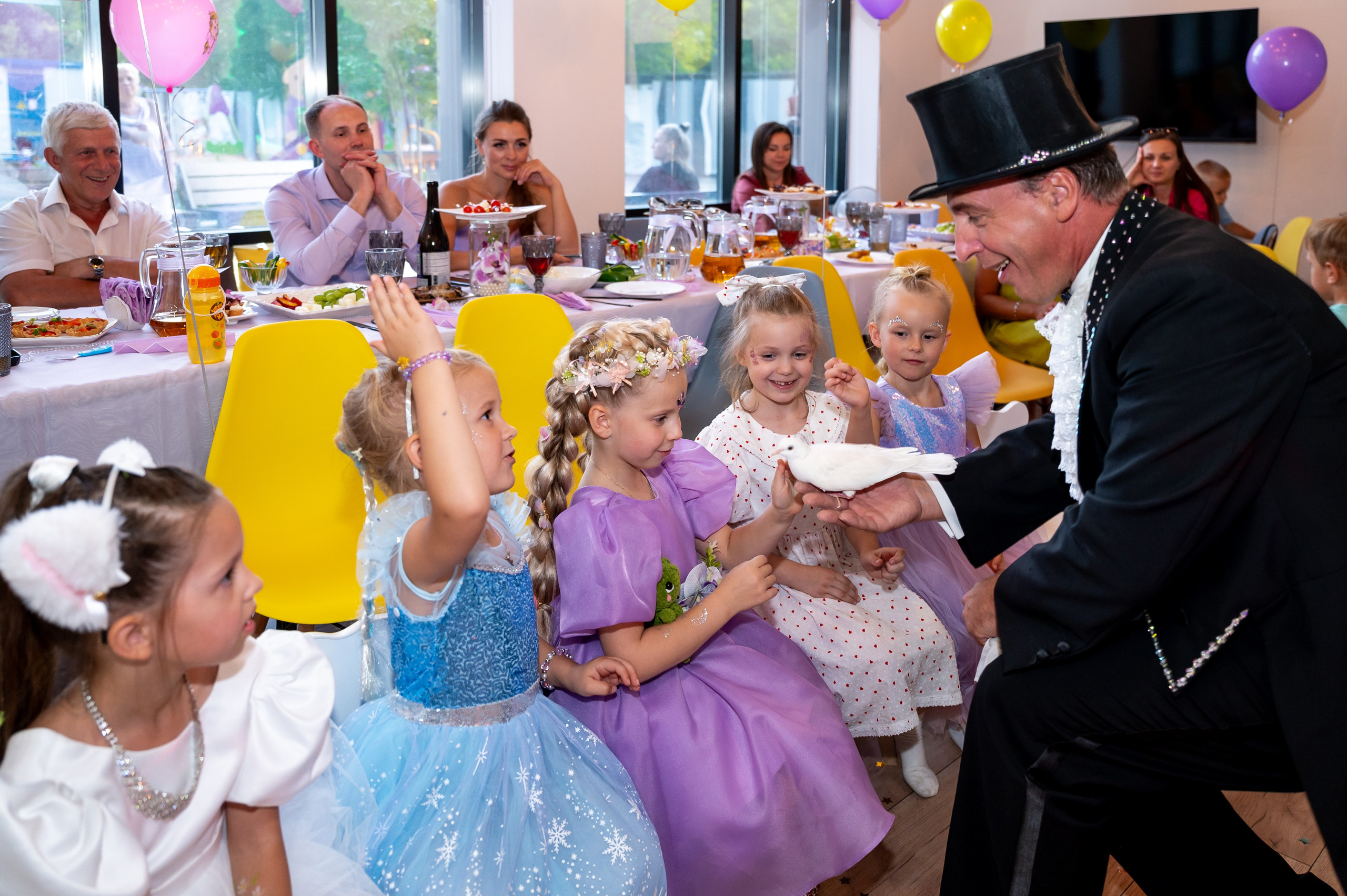 ДР в лофте с фокусником