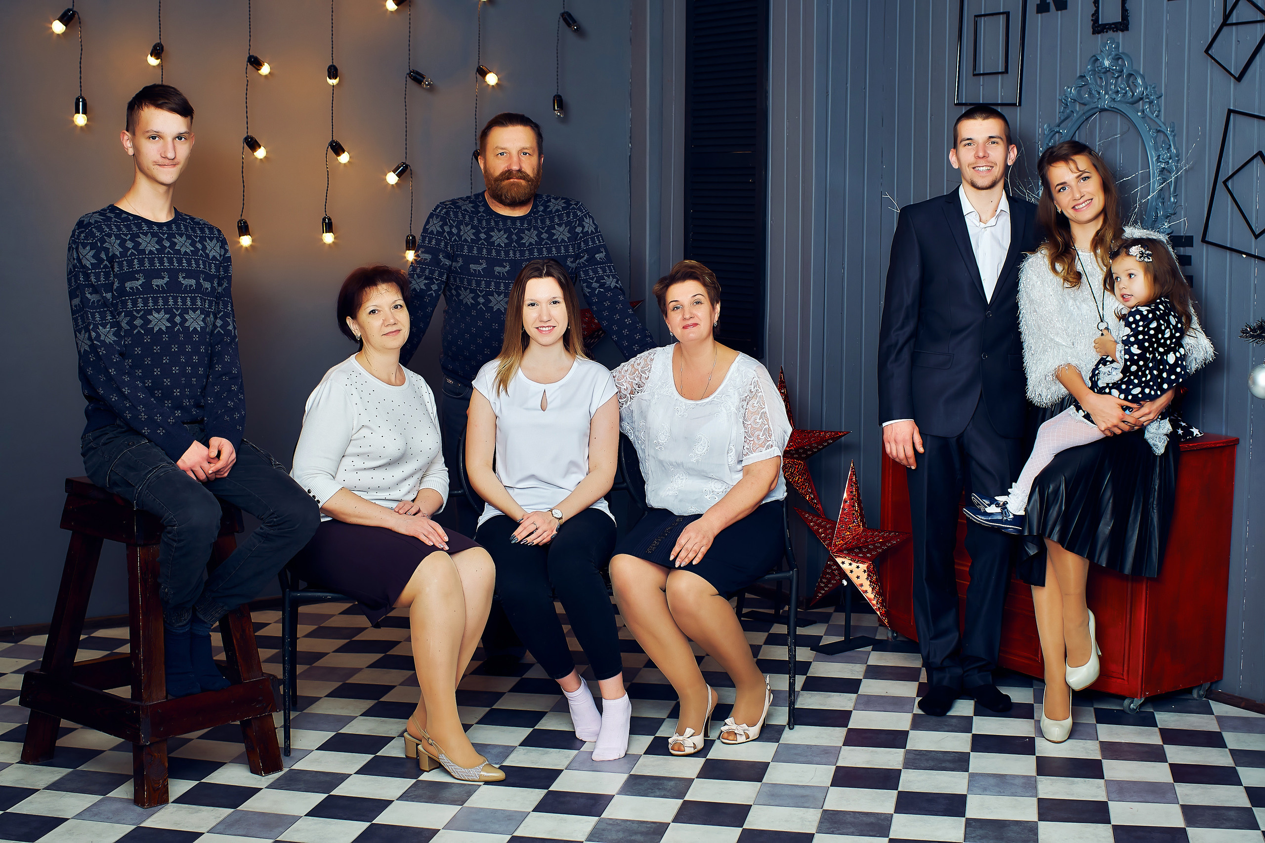 Семейная фотография. Семейный портретный свадебный фотограф Дмитрий Тимченко. Студия / фото