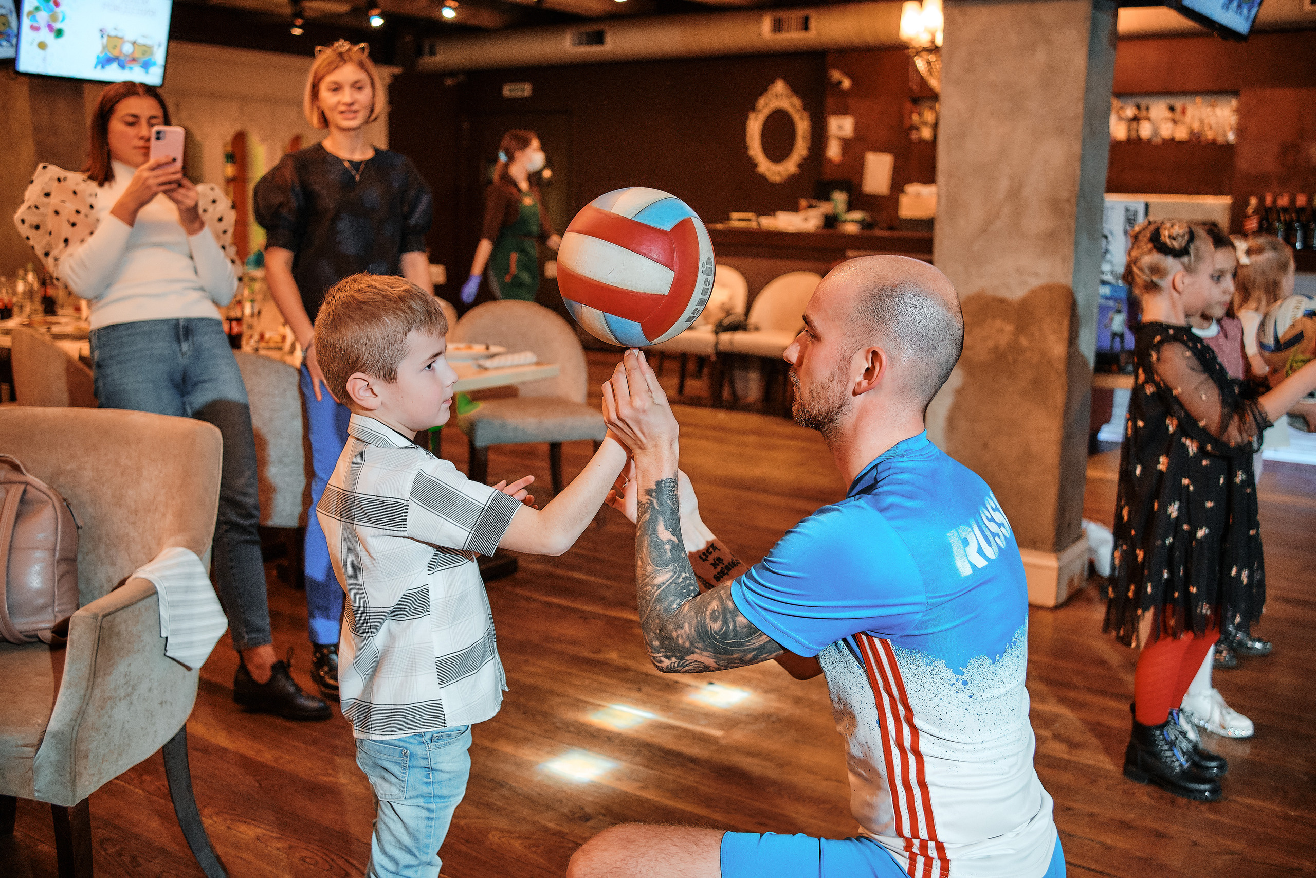 События и репортаж. Семейный портретный свадебный фотограф Дмитрий Тимченко. Студия / фото