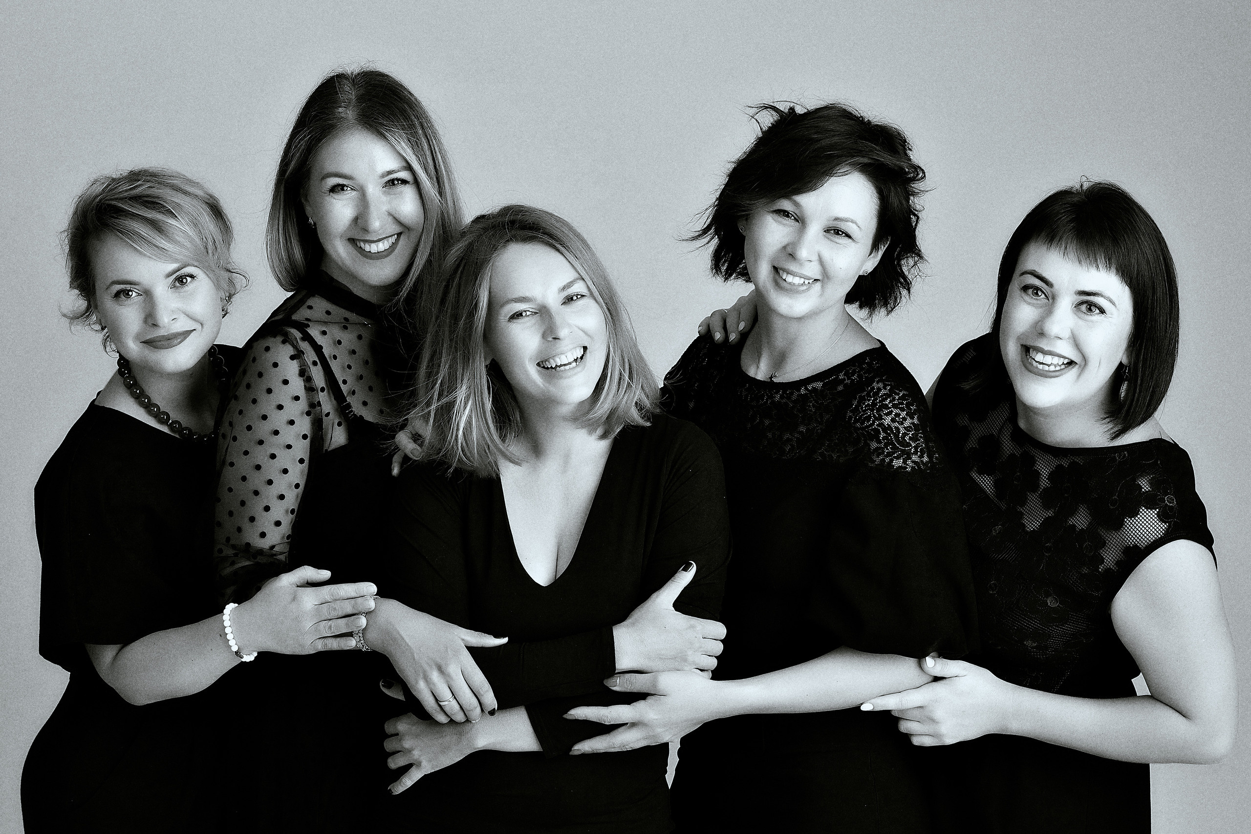 Марина и ее подруги. Семейный портретный свадебный фотограф Дмитрий Тимченко. Студия / фото