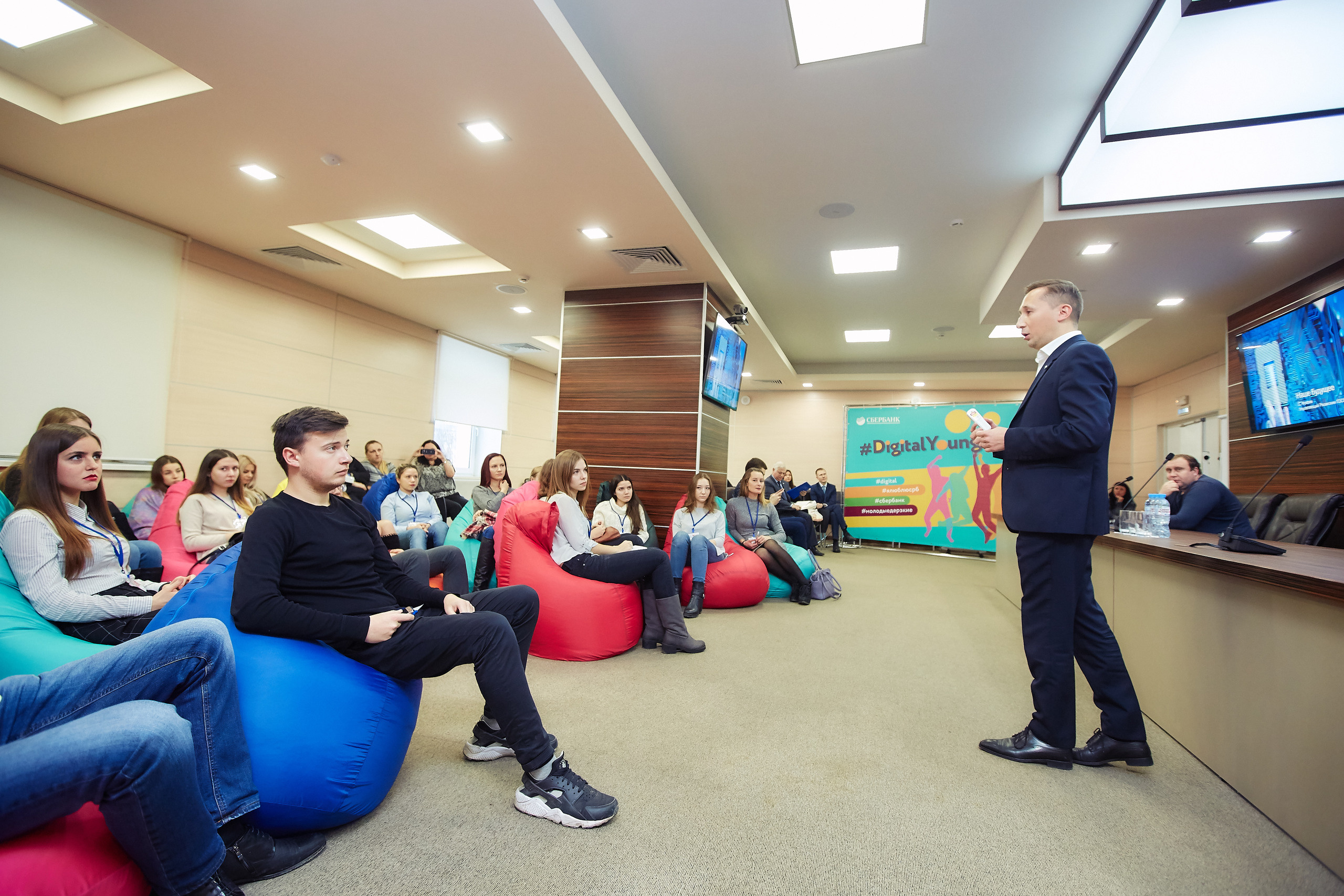 Бизнес-репортаж. Семейный портретный свадебный фотограф Дмитрий Тимченко. Студия / фото