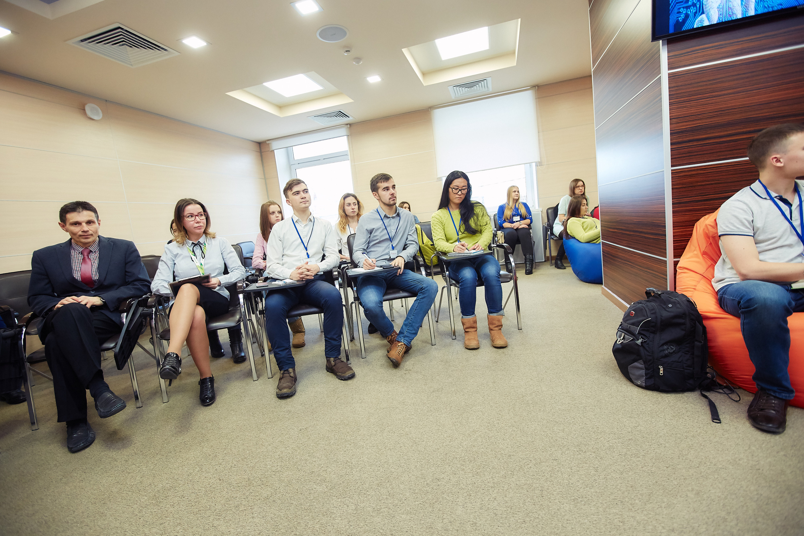 Бизнес-репортаж. Семейный портретный свадебный фотограф Дмитрий Тимченко. Студия / фото