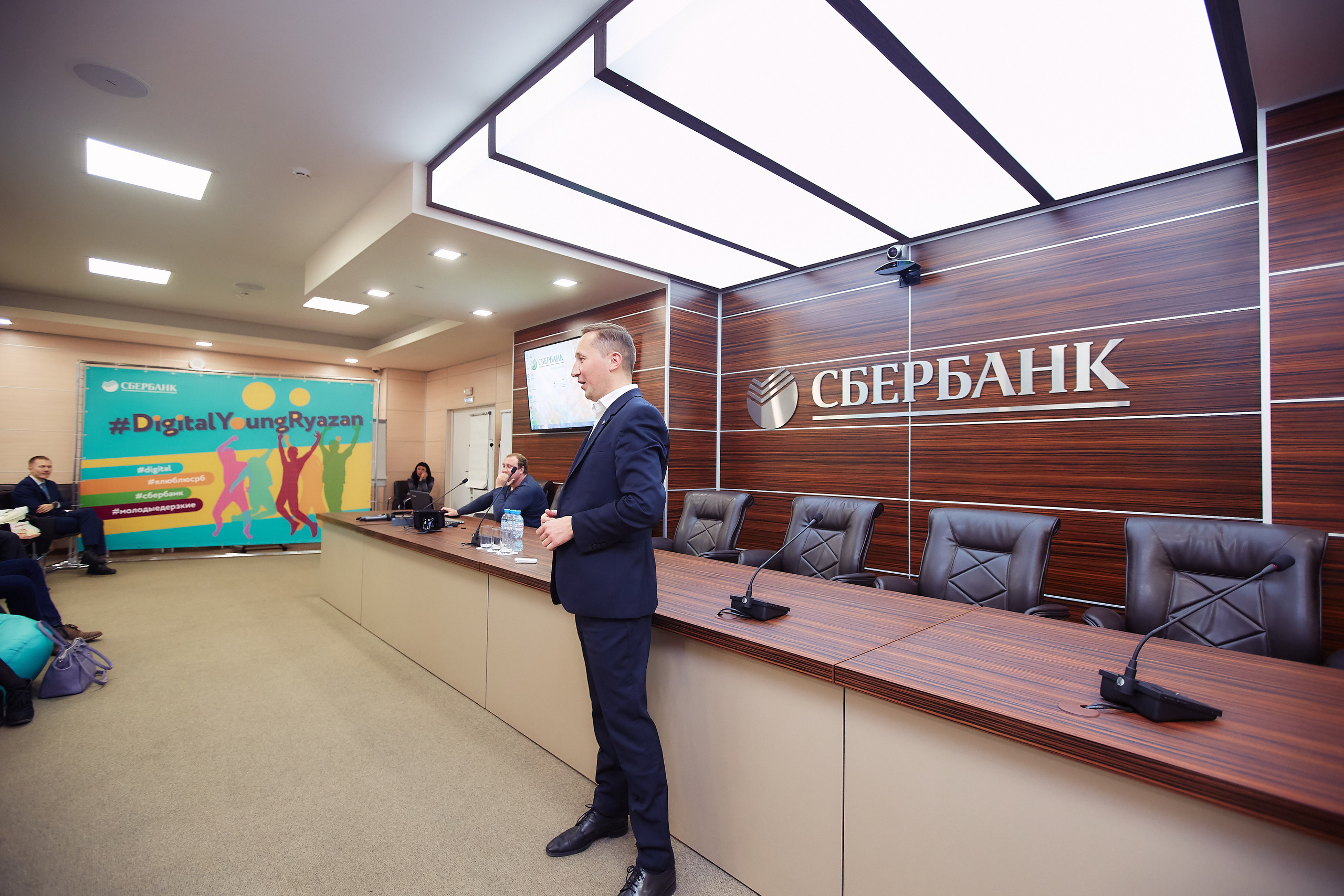 Бизнес-репортаж. Семейный портретный свадебный фотограф Дмитрий Тимченко. Студия / фото