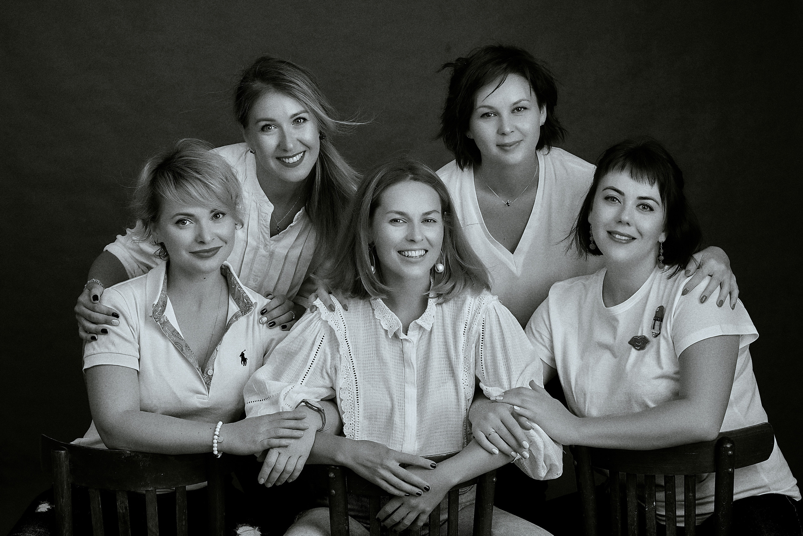 Марина и ее подруги. Семейный портретный свадебный фотограф Дмитрий Тимченко. Студия / фото