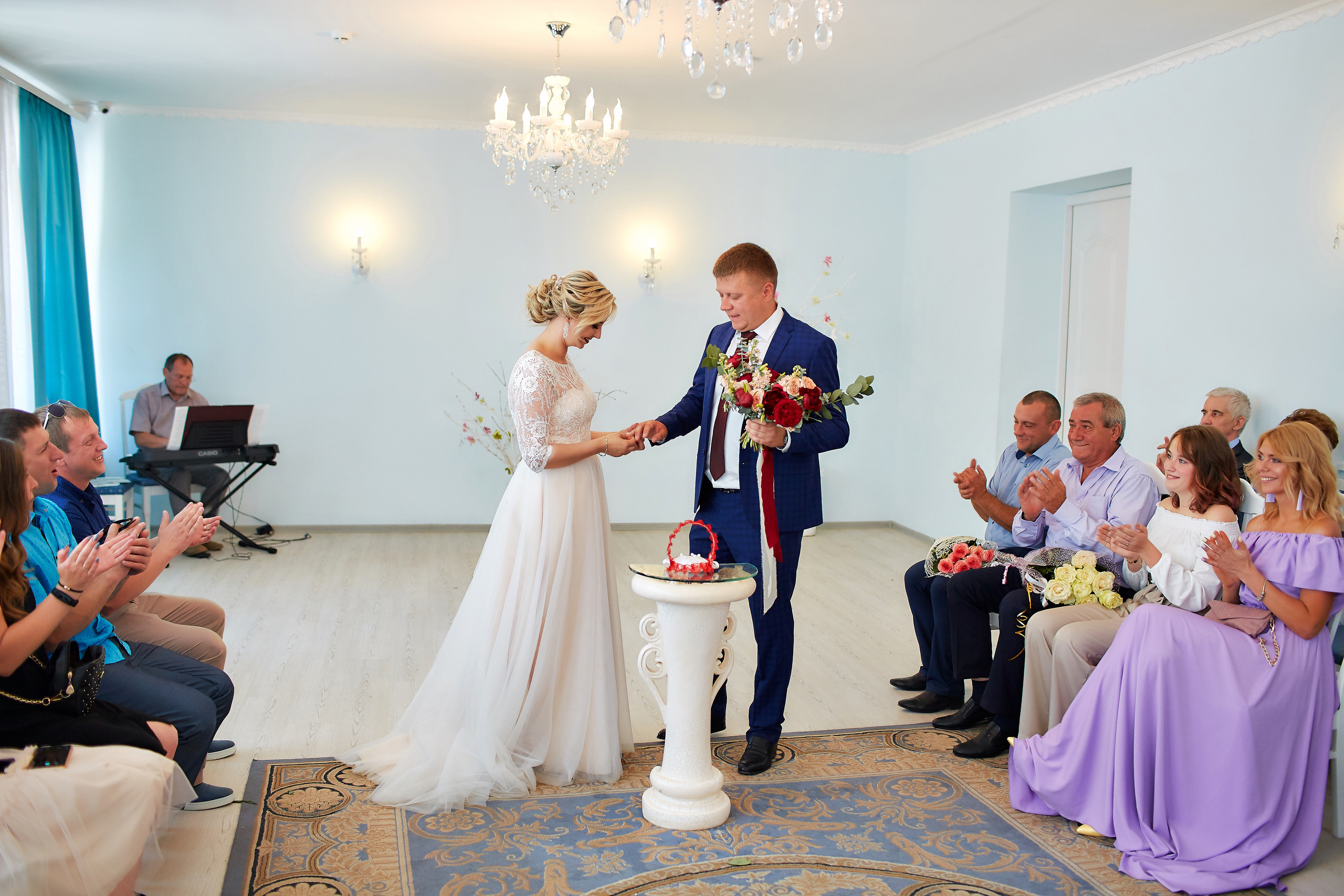 Оксана и Максим. Семейный портретный свадебный фотограф Дмитрий Тимченко. Студия / фото