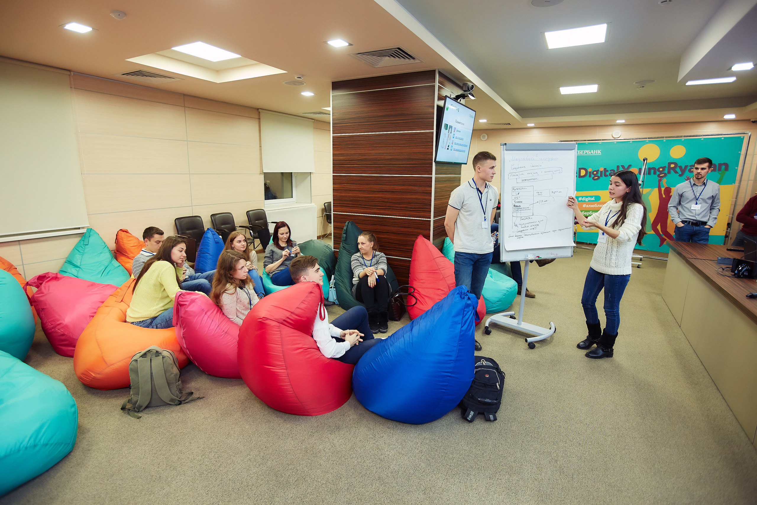 Бизнес-репортаж. Семейный портретный свадебный фотограф Дмитрий Тимченко. Студия / фото