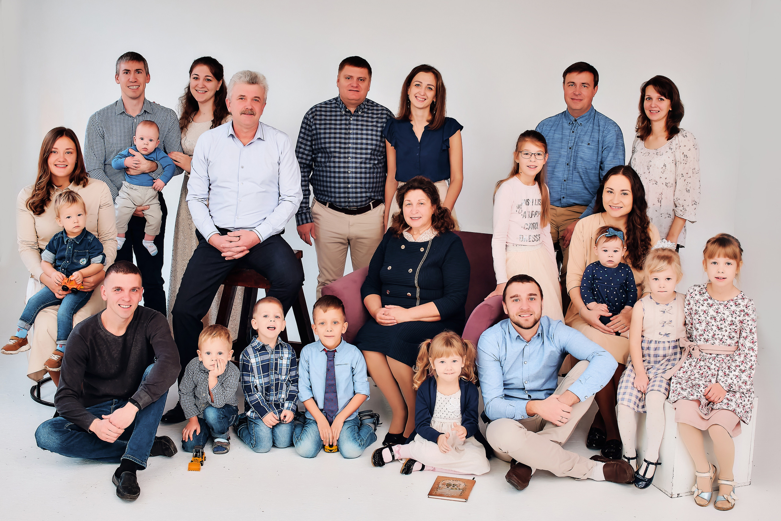 Семейная фотография. Семейный портретный свадебный фотограф Дмитрий Тимченко. Студия / фото