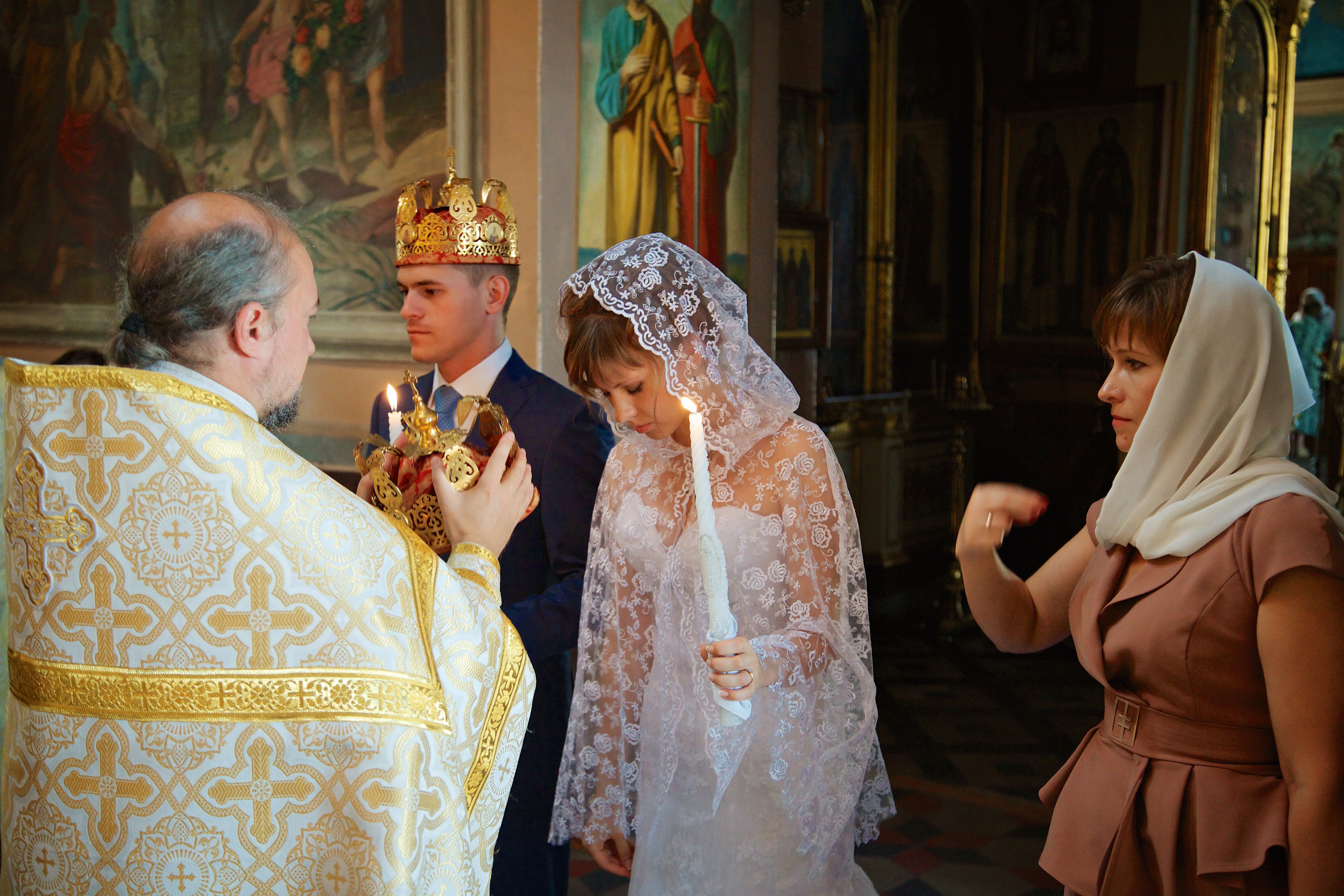 Яна и Алексей. Венчание. Семейный портретный свадебный фотограф Дмитрий Тимченко. Студия / фото