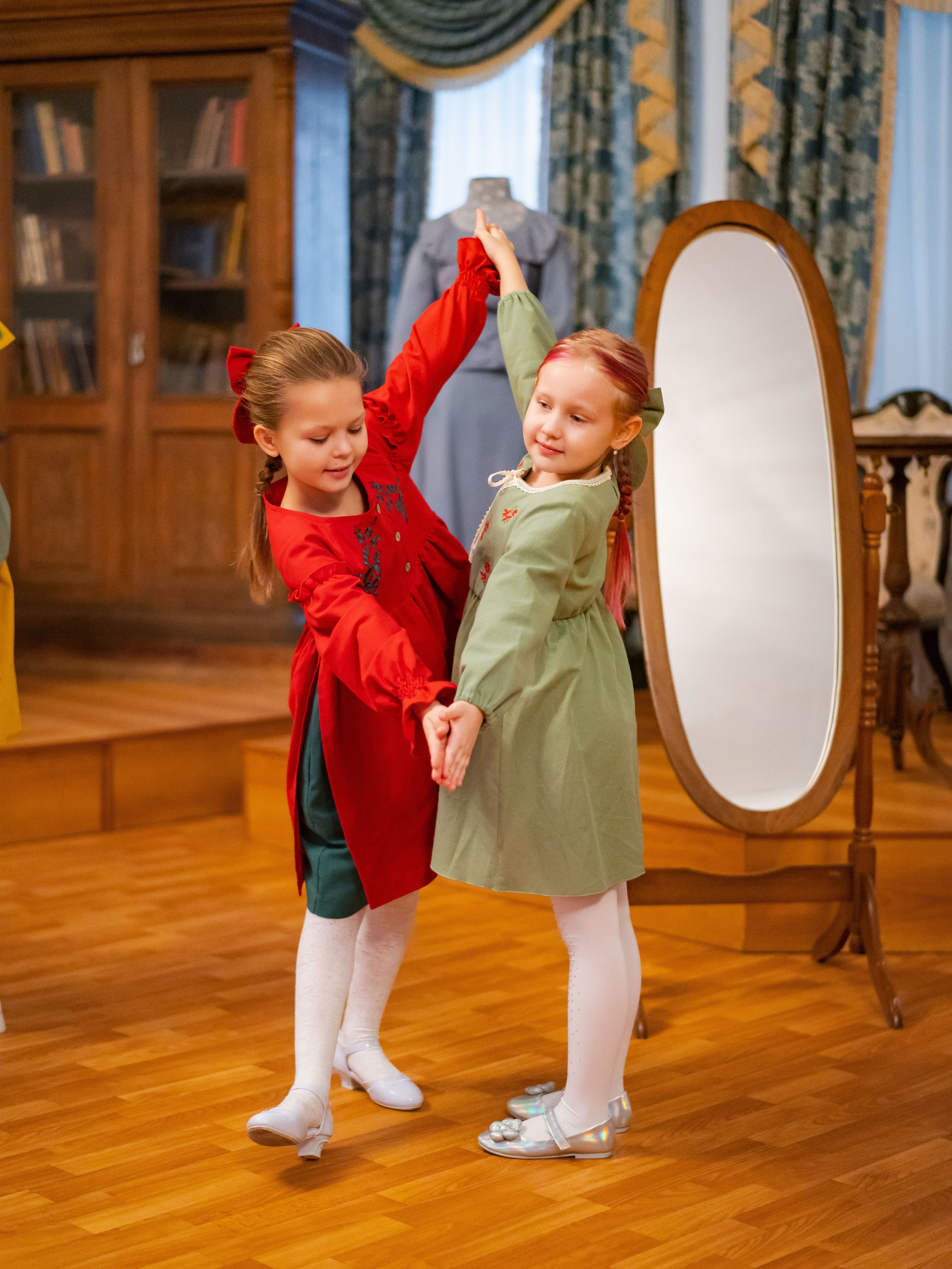 Показ одежды в рамках выставки «105. Лучшее». Фотограф Москва