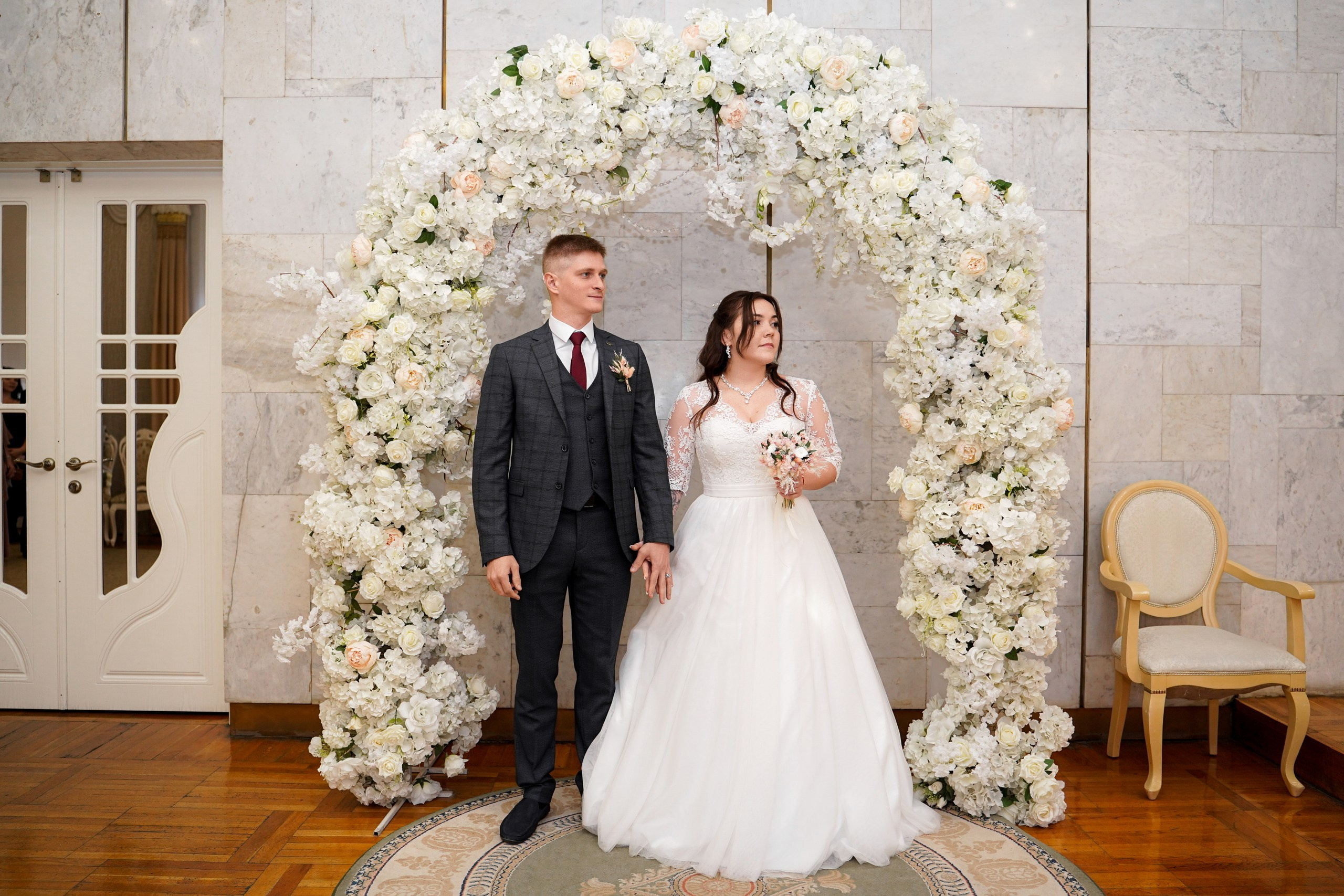 Свадебная фотосессия в Кировском ЗАГСе в Ростове-на-Дону. Фотограф Алёна Чёботова. Свадебный фотограф в Ростове-на-Дону. Таинство Крещения и Венчания, семейные фотосессии. Алёна Чёботова