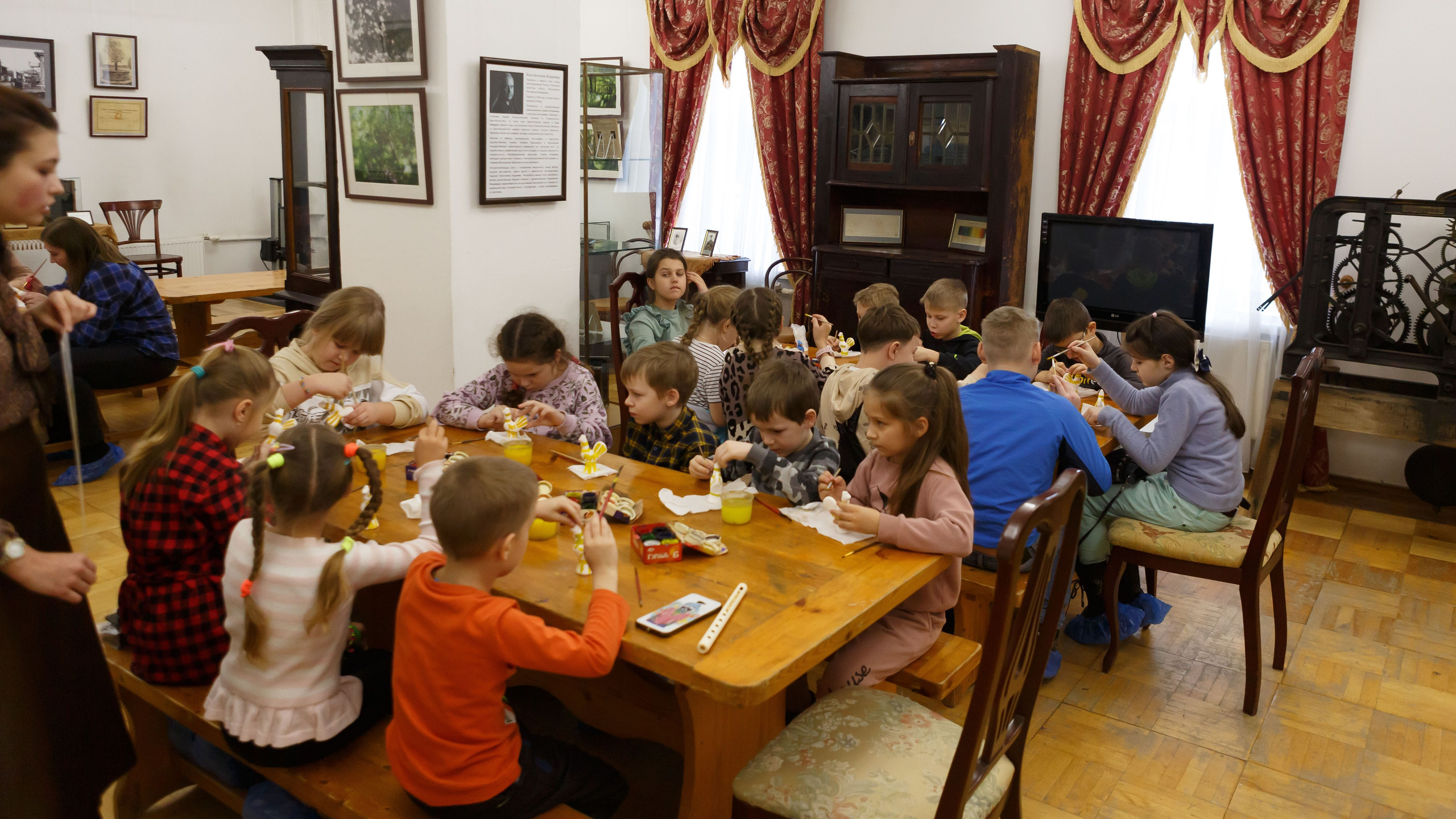 Экскурсия в Серпуховский историко-художественный музей. Выпускные альбомы и школьный фотограф в Подольске, Троицке, Щербинке, Москве и Московской области