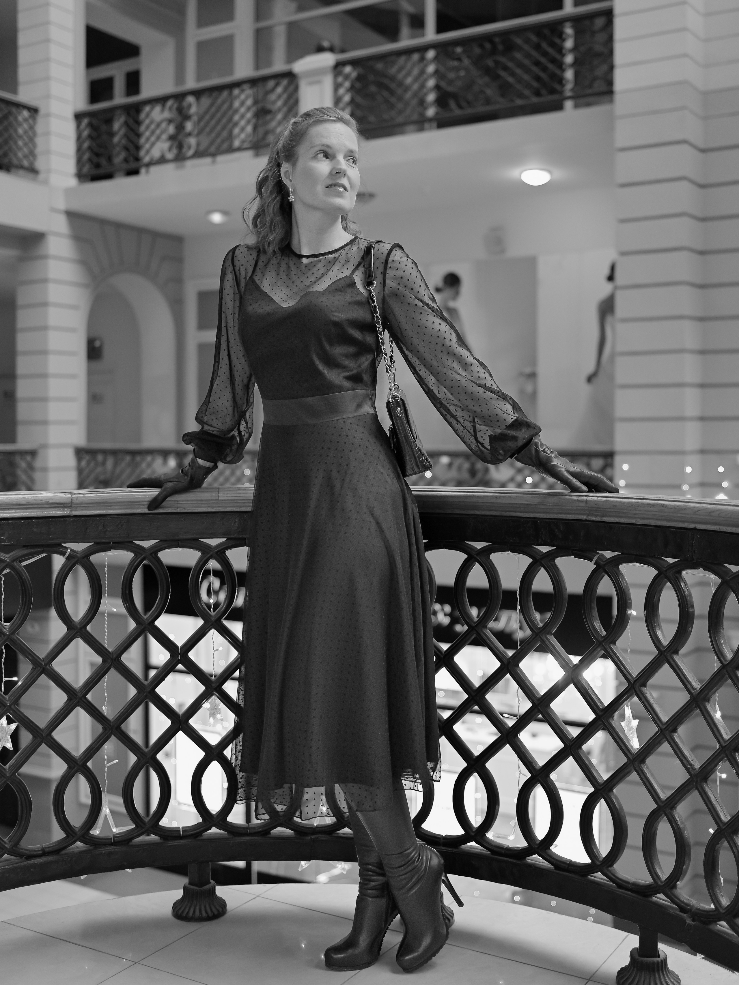 Петровский пассаж ЧБ. Портретный фотограф в Москве Сергей Чудов