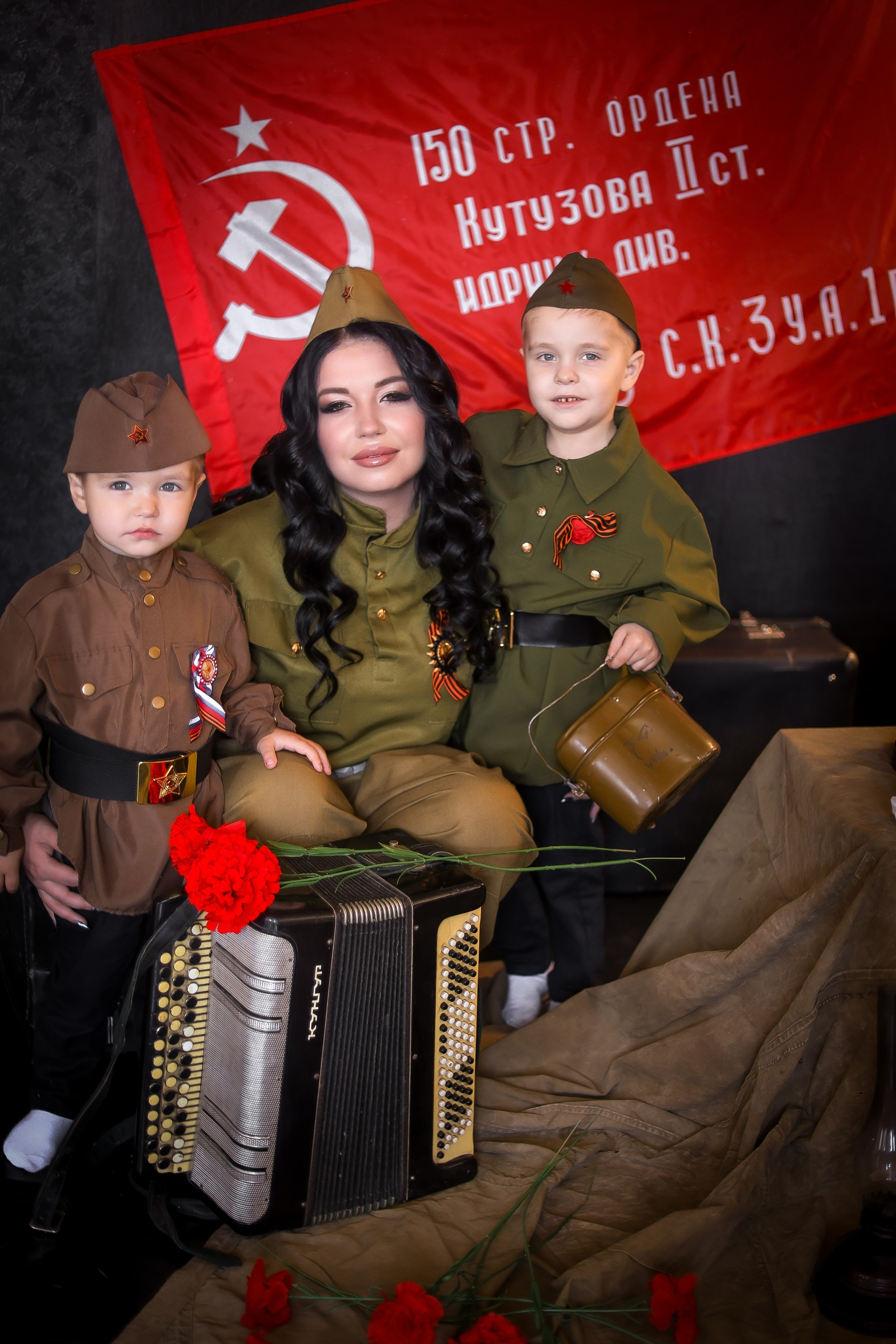 Семейные фотосессии студийные; новогодние, тематические, домашние и тд. Выпускные альбомы для школ и Детских садов в Барнауле /Выпускные/Свадебные/Детские/Семейные и др. виды съёмок /Фотограф Вера Валейко