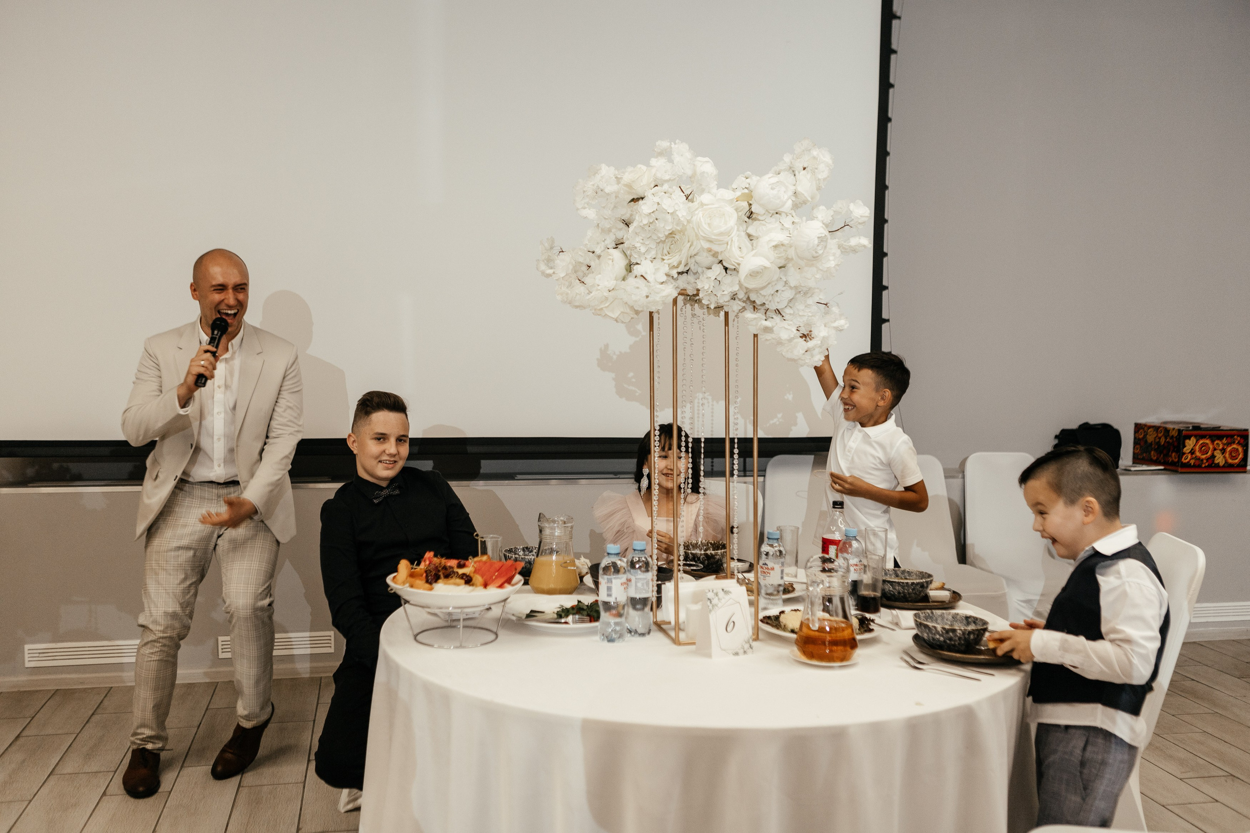 Свадебный фотограф Уфа — Руслан ГабдлисламовЖивые эмоции, красивые кадры, воспоминания на всю жизнь.Работаю по всей Республике Башкортоста. Свадебный фотограф Уфа Руслан Габдлисламов