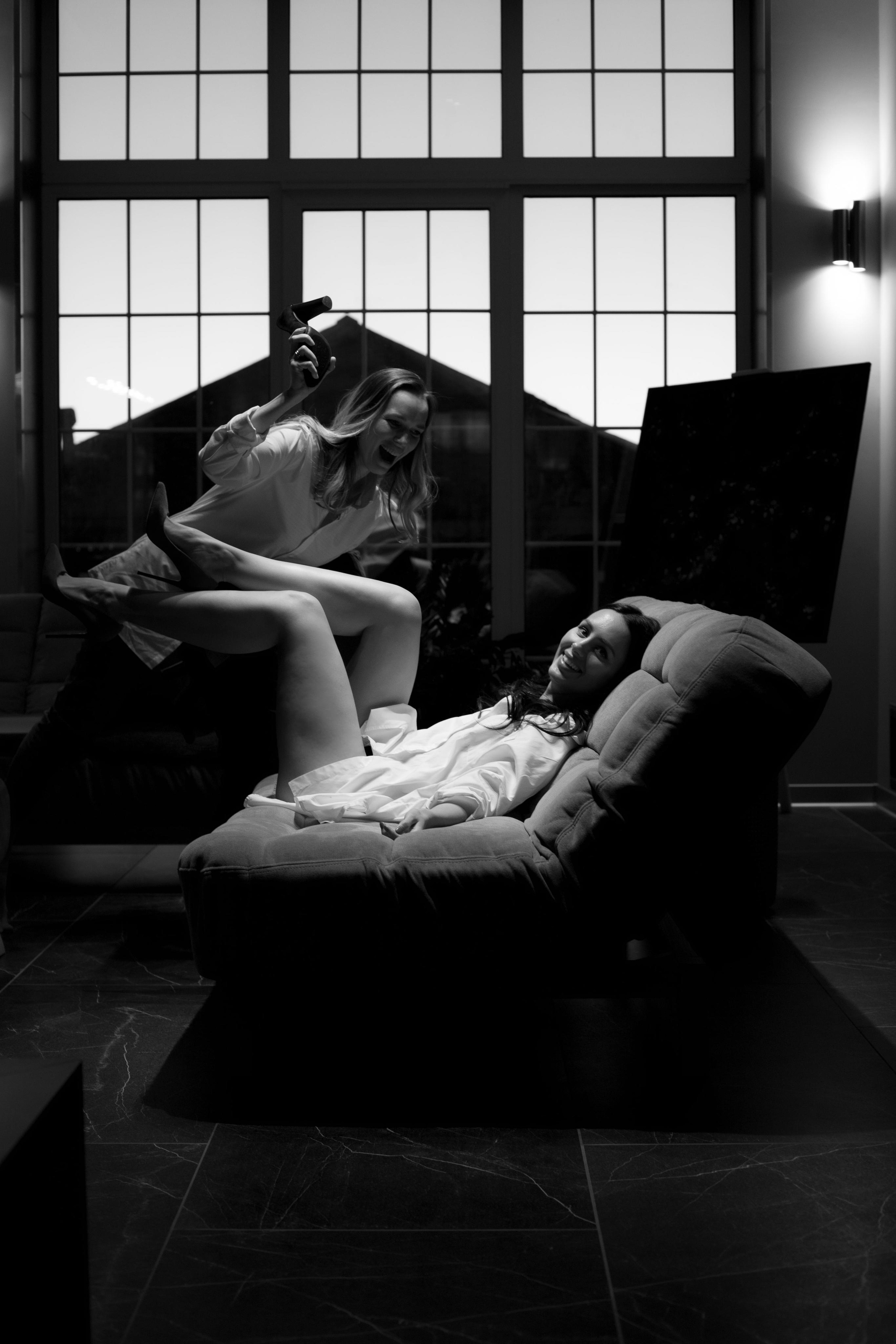 Alenka 'n her besties. Home