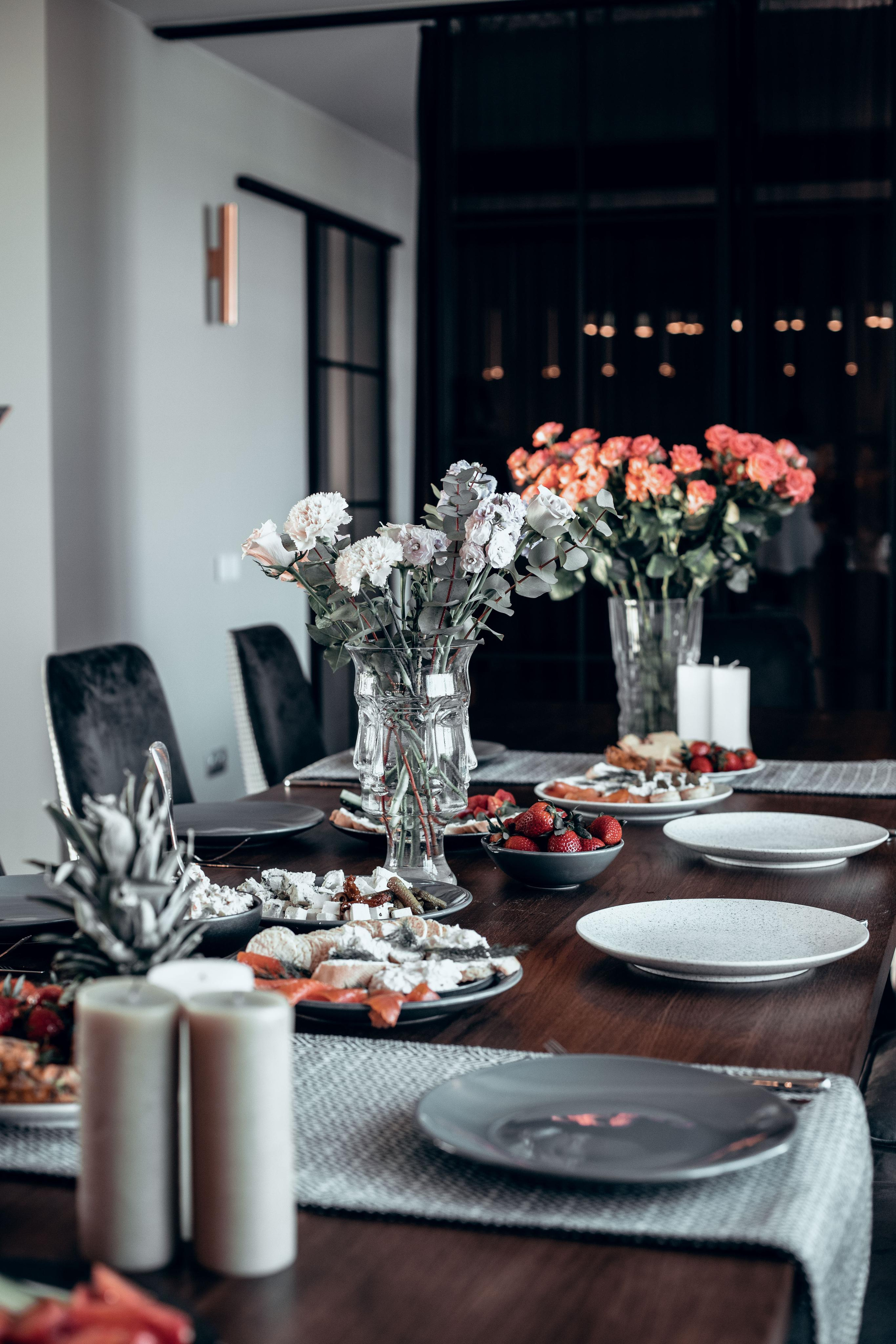 Alenka 'n her besties. Home