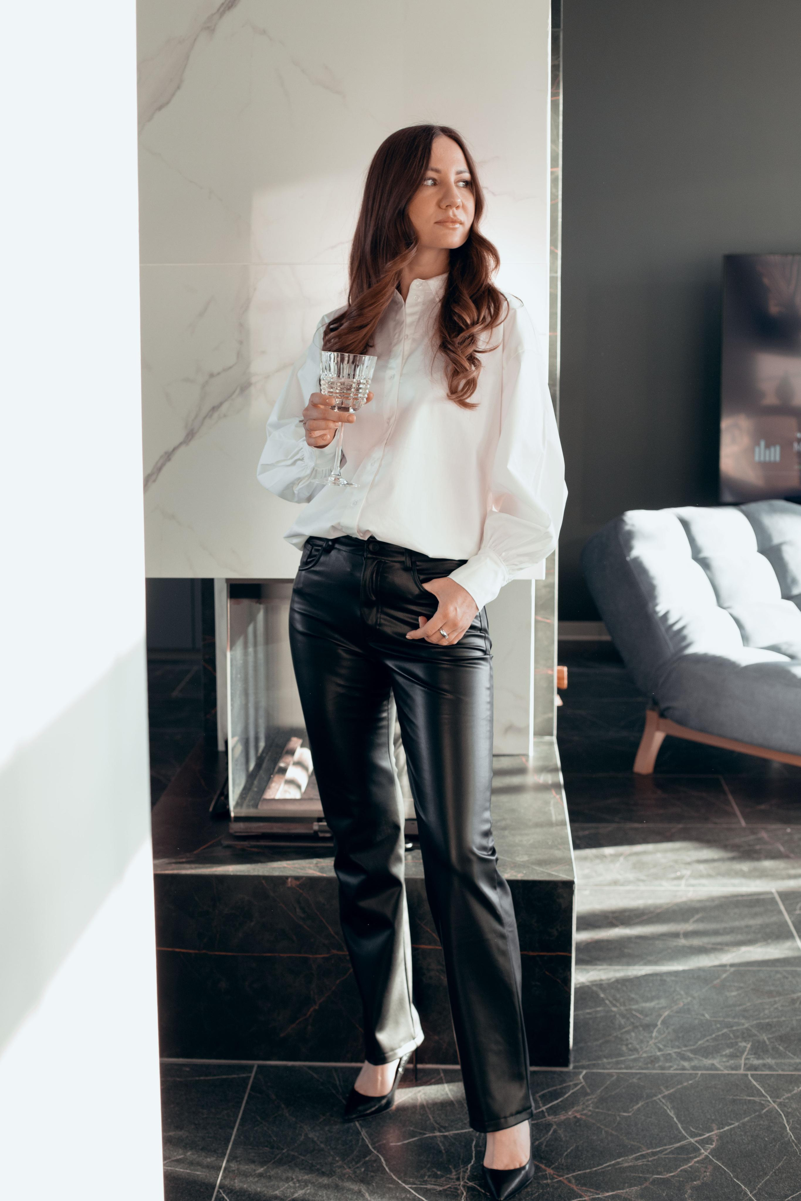 Alenka 'n her besties. Home