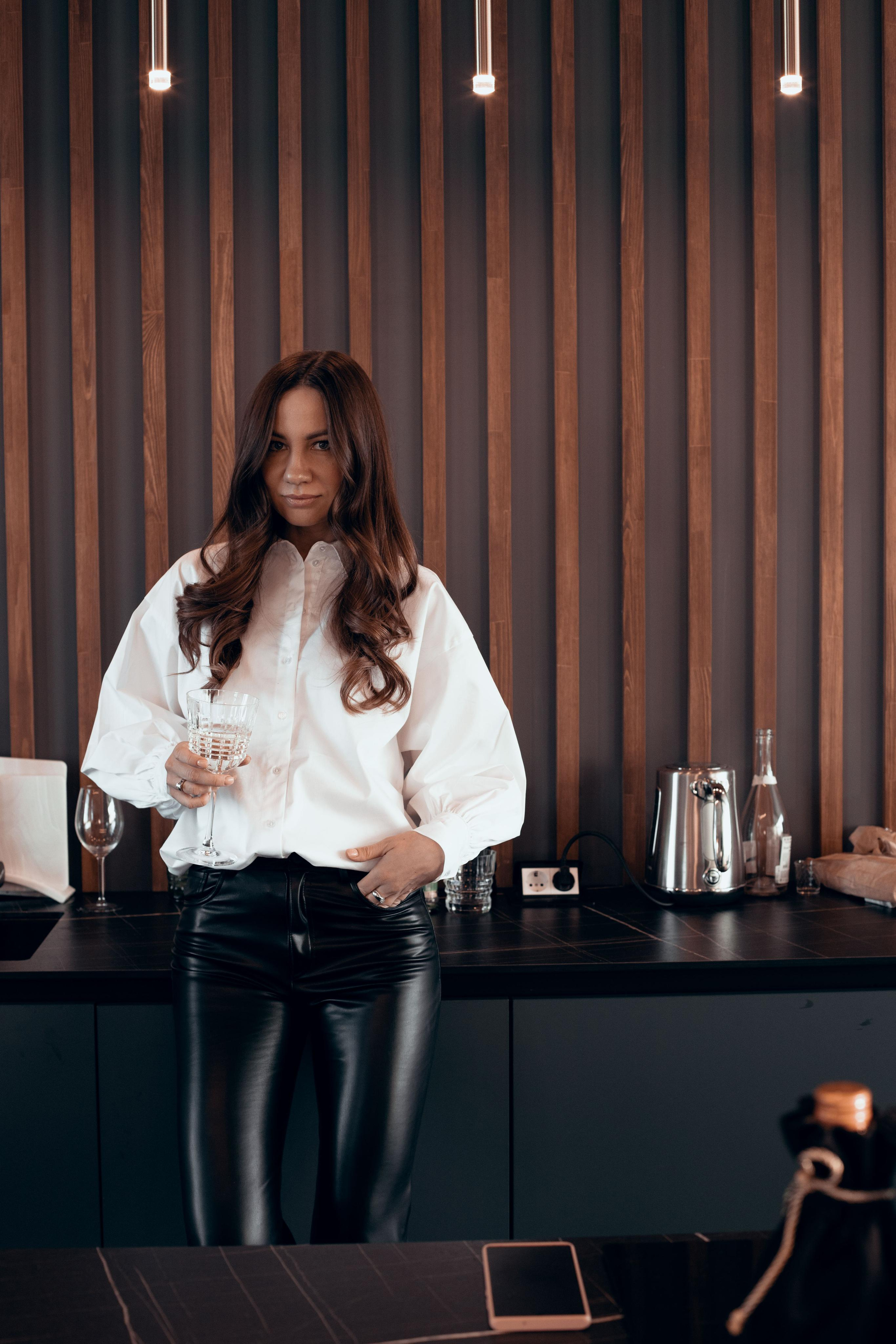 Alenka 'n her besties. Home