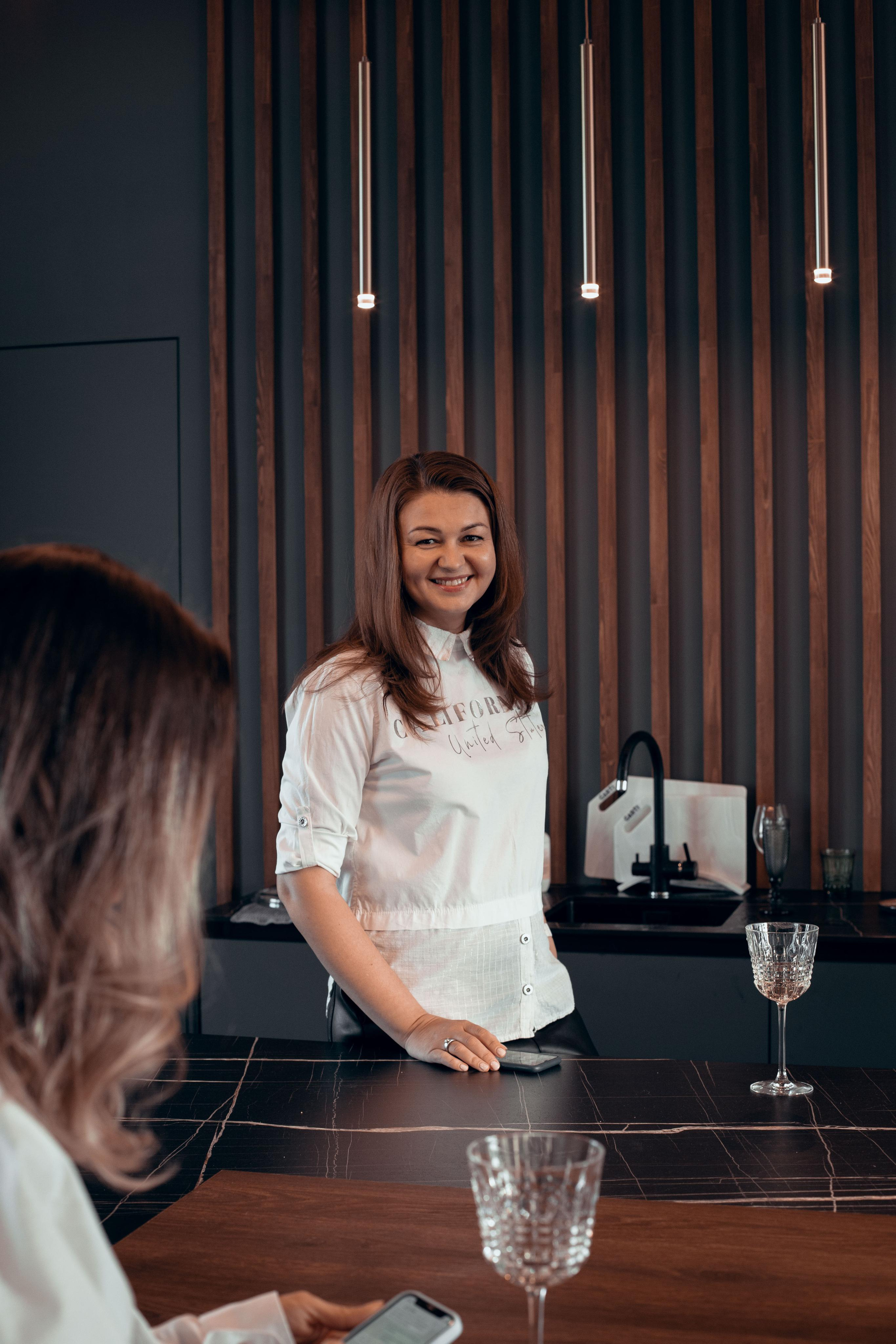 Alenka 'n her besties. Home