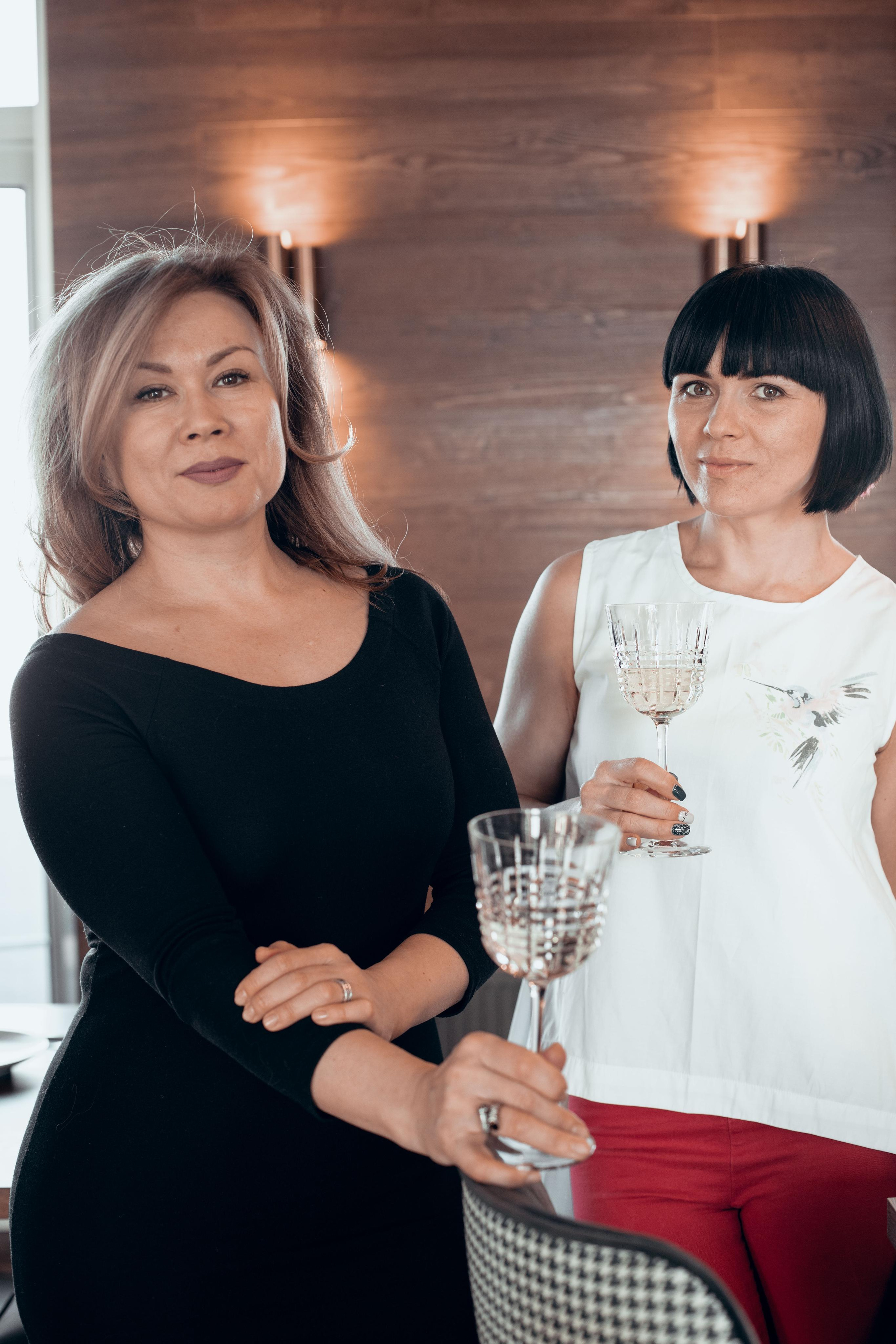 Alenka 'n her besties. Home