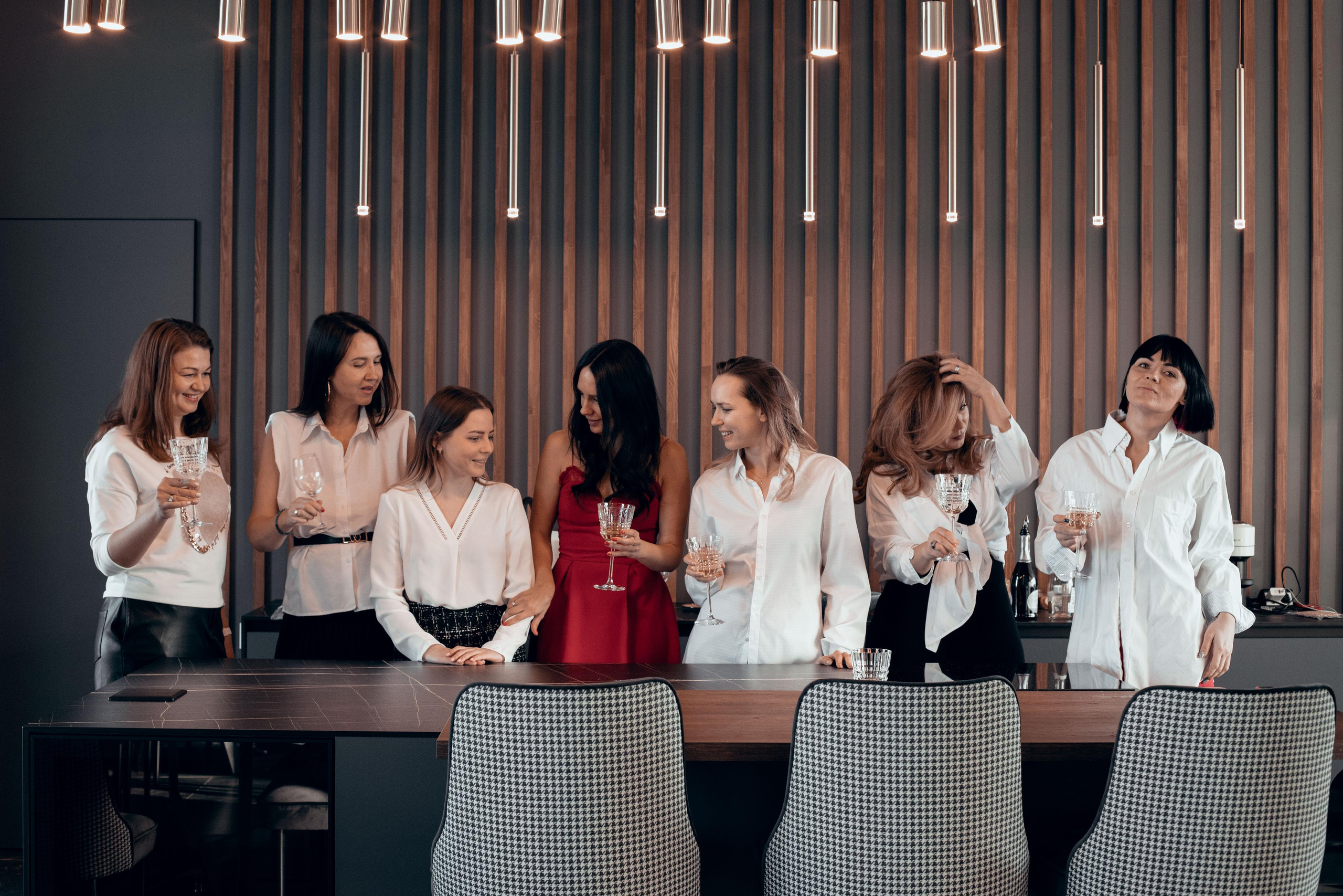 Alenka 'n her besties. Home