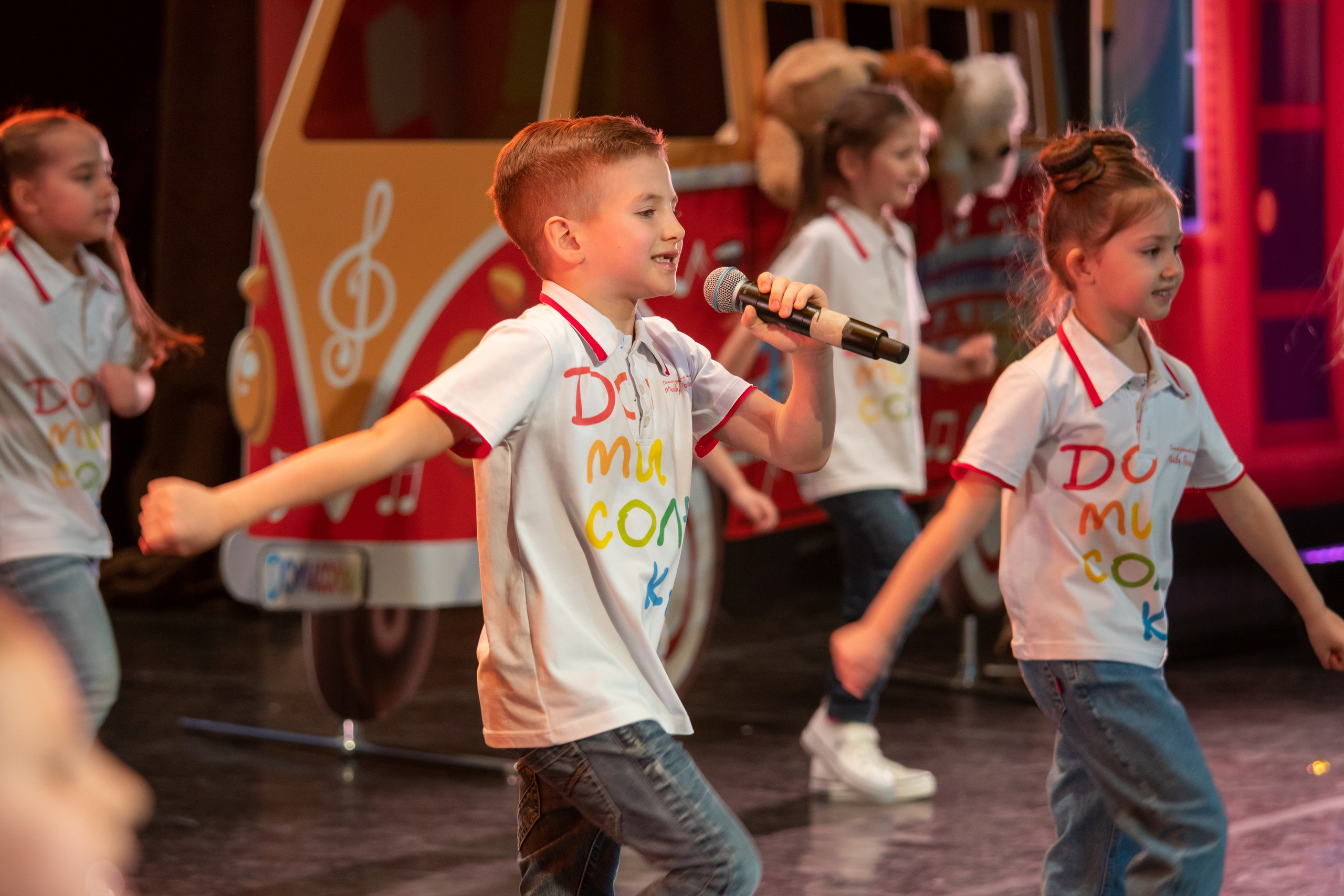 Съёмка концерта для Домисольки, большой концертный зал Космос. «Студия DRONAVT`s» — видеосъёмка и фотография г. Москва