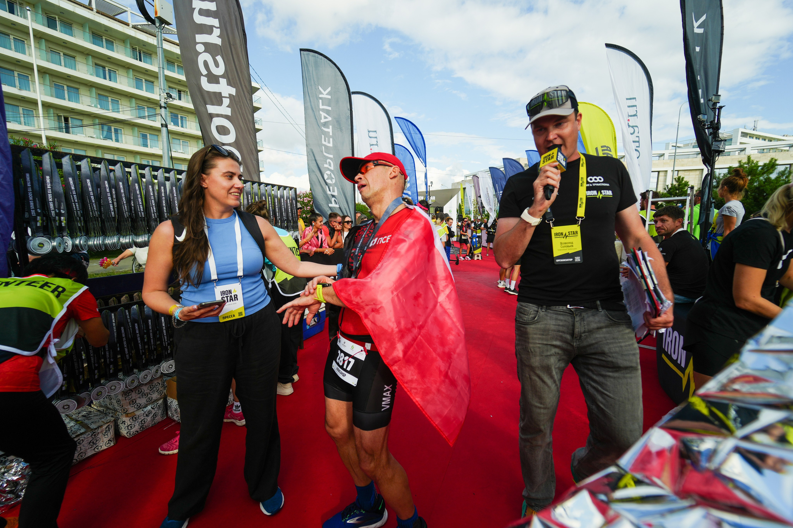 Фотоотчет партнерской интеграции для компании TELE2 на фестивале Ironstar. Репортажный фотограф в Красной Поляне и Сочи Павлюченко Екатерина